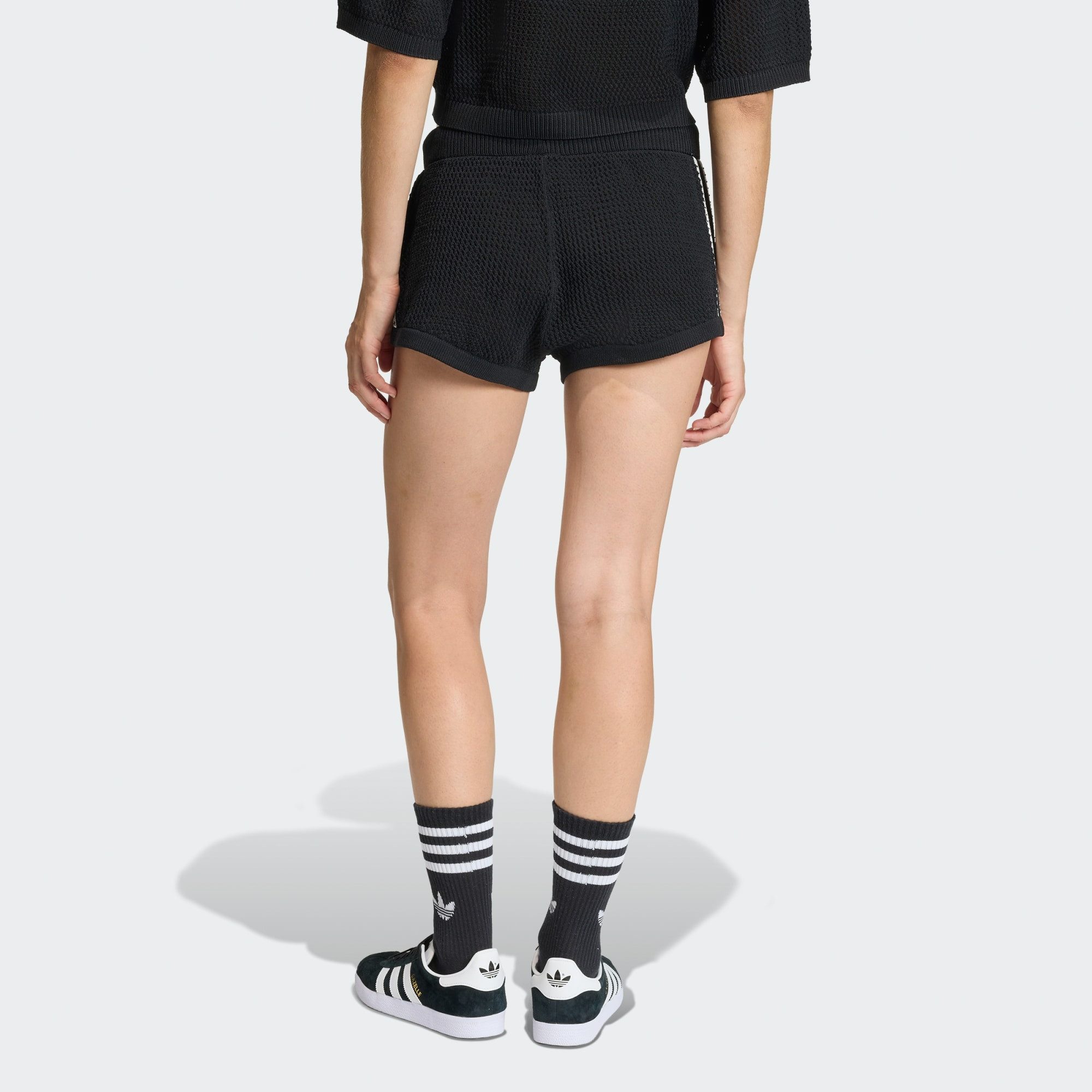 adidas Originals Shorts KNITTED CROCHET SHORTS (1-tlg)