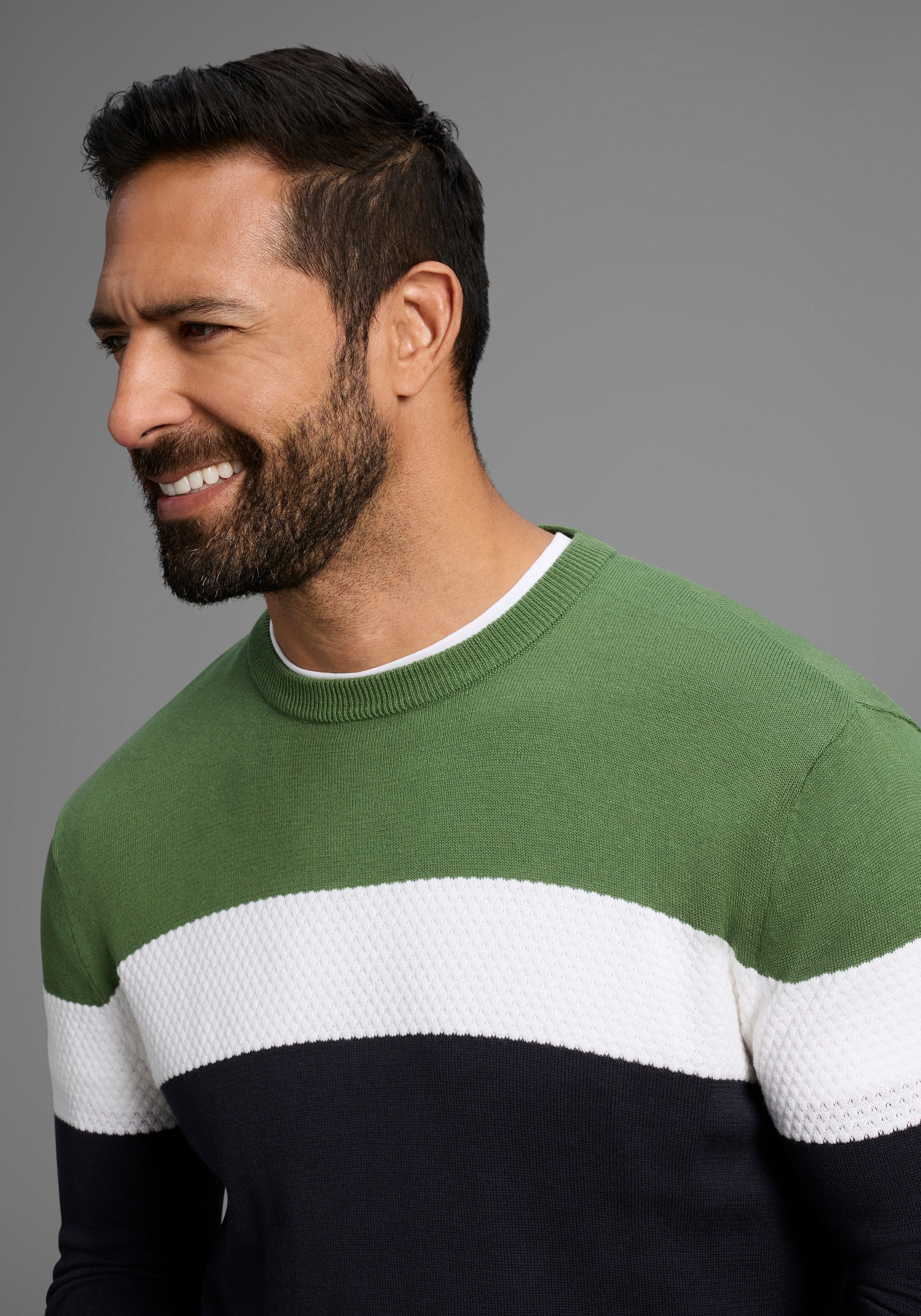 H.I.S Rundhalspullover neue Farben! Colorblocking, in leichter Strickqualität. € 25,99, (€ 25,99 pro 1 Stk).