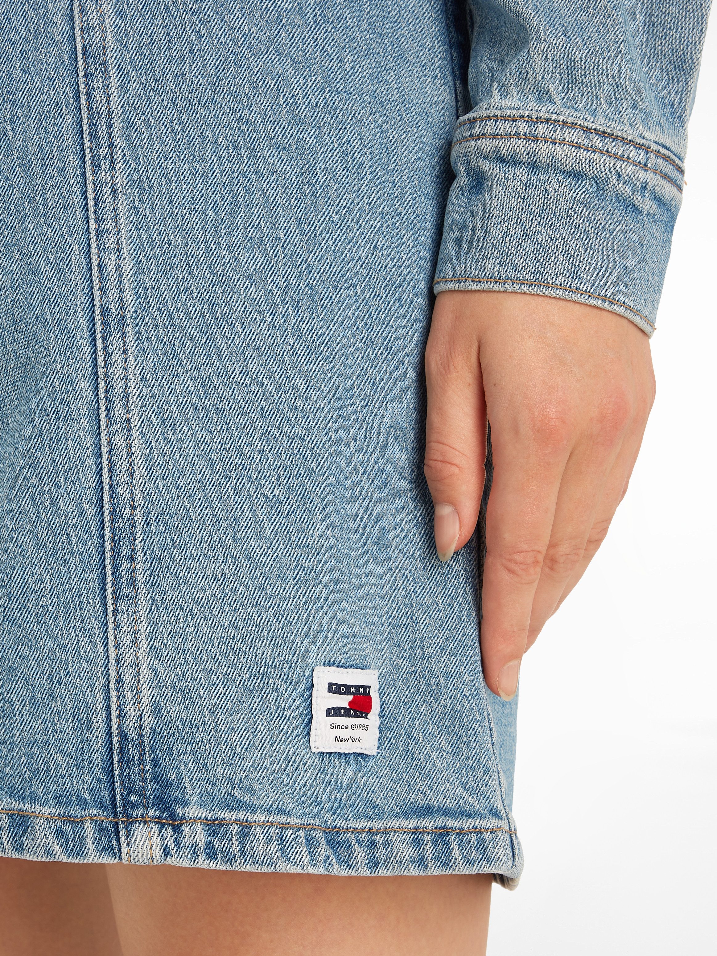 Tommy Jeans Blusenkleid ALINE LS DRESS CH6119 EXT mit Tommy Jeans Flagge