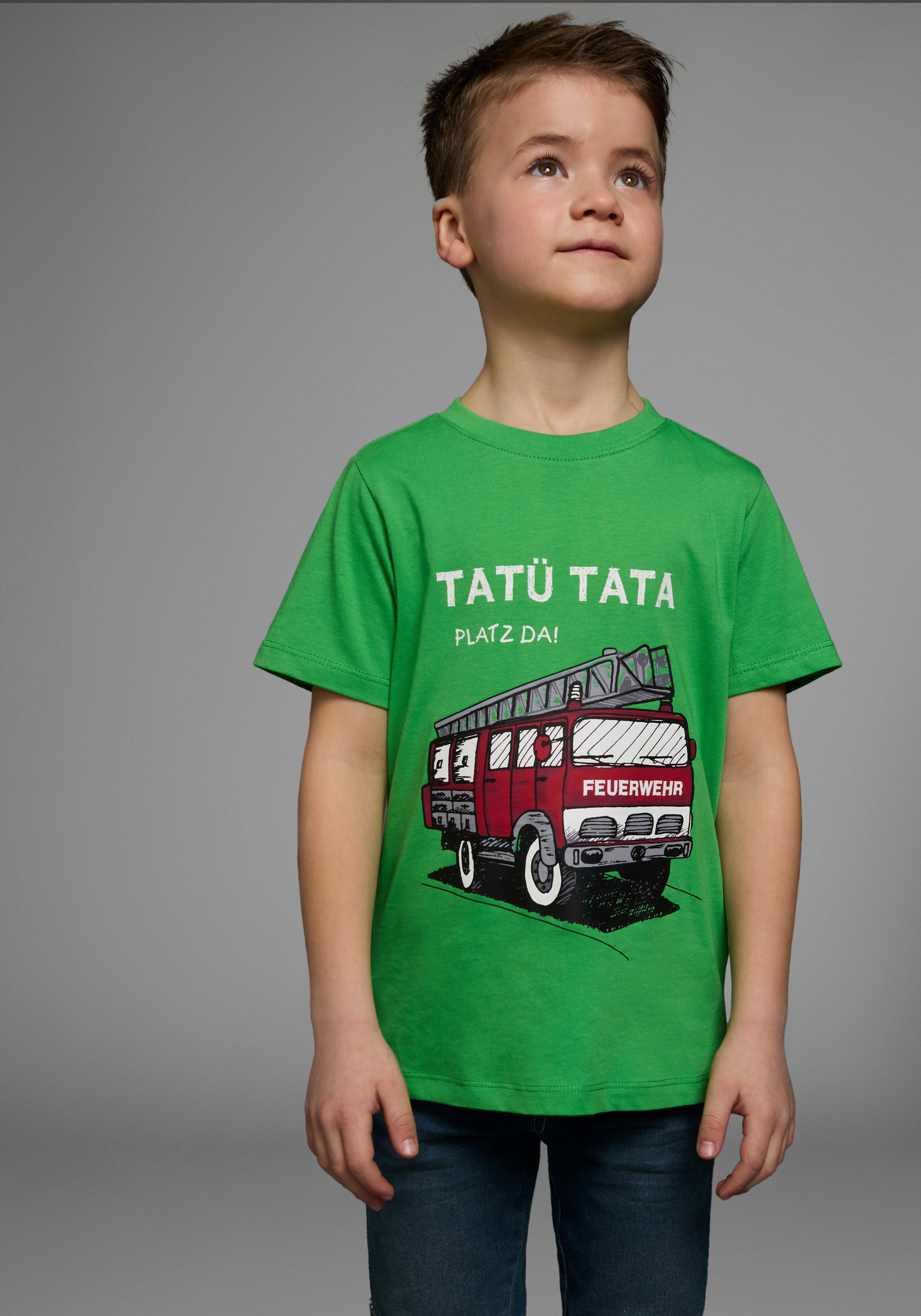 KIDSWORLD T-Shirt Feuerwehr-Druck: PLATZ DA Kurzarm, basic geschnitten, mit coolen Statements