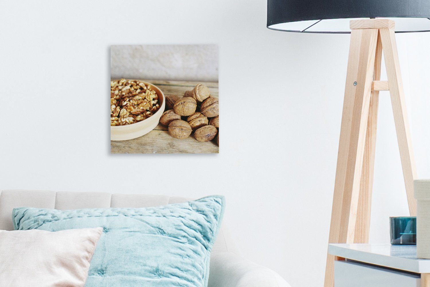 OneMillionCanvasses® Leinwandbild Holztisch, Bilder für Schlafzimmer einem Leinwand und auf geknackte Ganze St), (1 Walnüsse Wohnzimmer