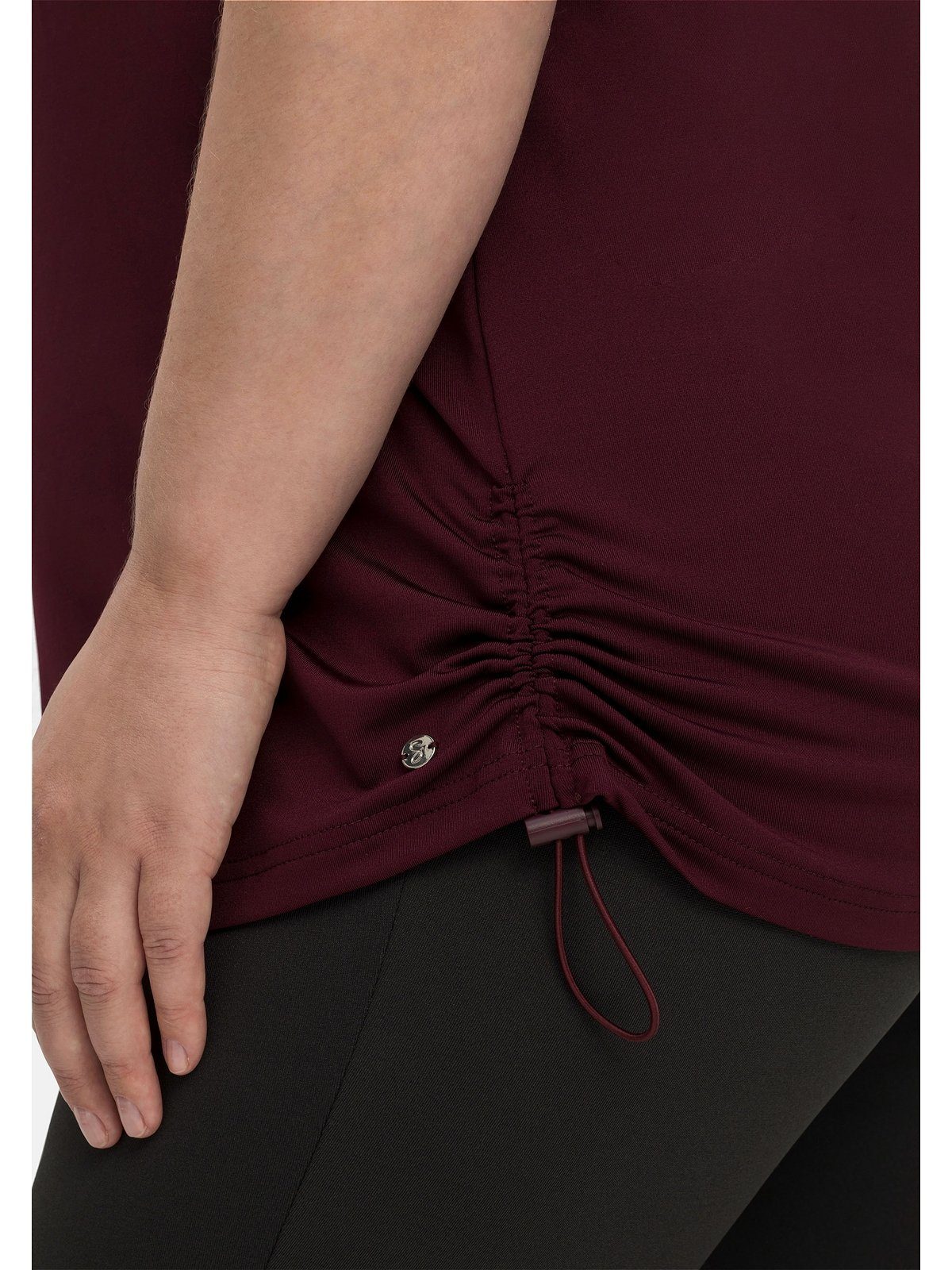 Sheego T-Shirt Große atmungsaktiv raffiniertem mit Rückenteil, Größen