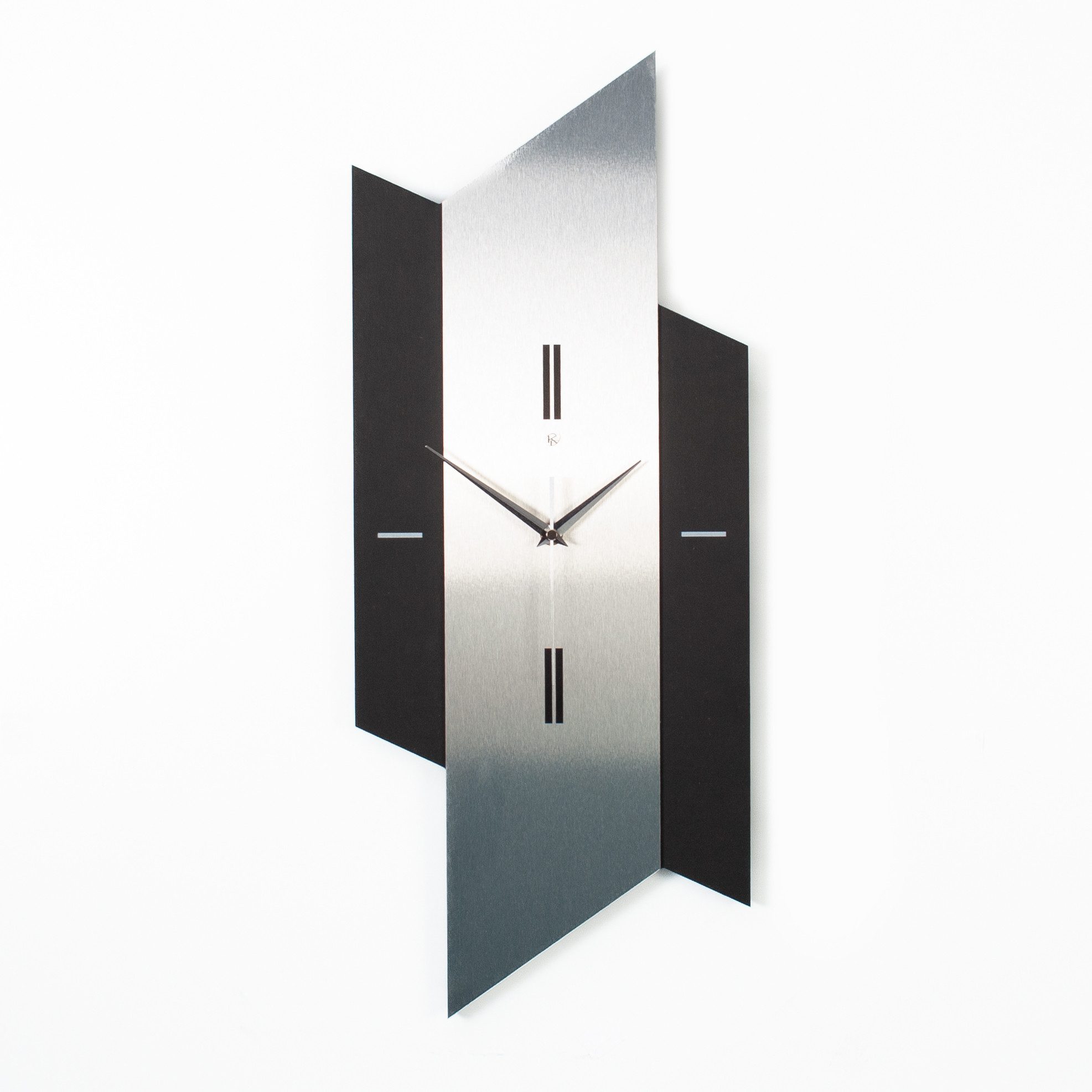 Kreative Feder Wanduhr 3D Designer-Wanduhr „Diamond“ in modernem Metallic-Look silber-schwarz (ohne Ticken, Funk- oder Quarzuhrwerk, elegant, außergewöhnlich, modern)