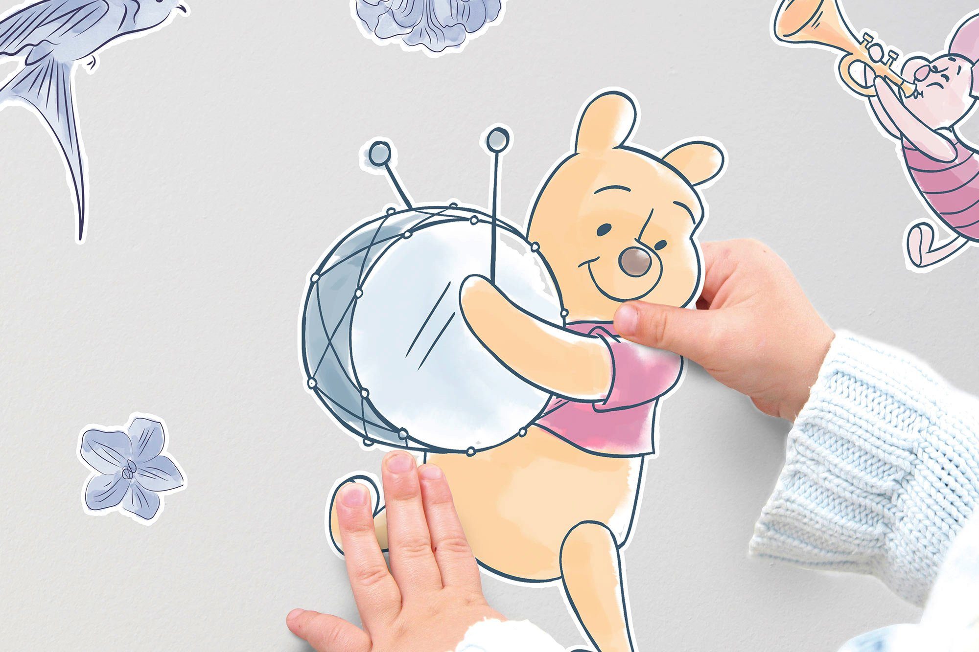 Komar Wandtattoo Winnie the Pooh - Flowers & Music - Größe 50 x 70 cm (12 St), selbstklebend, Wandsticker, Kinderzimmer