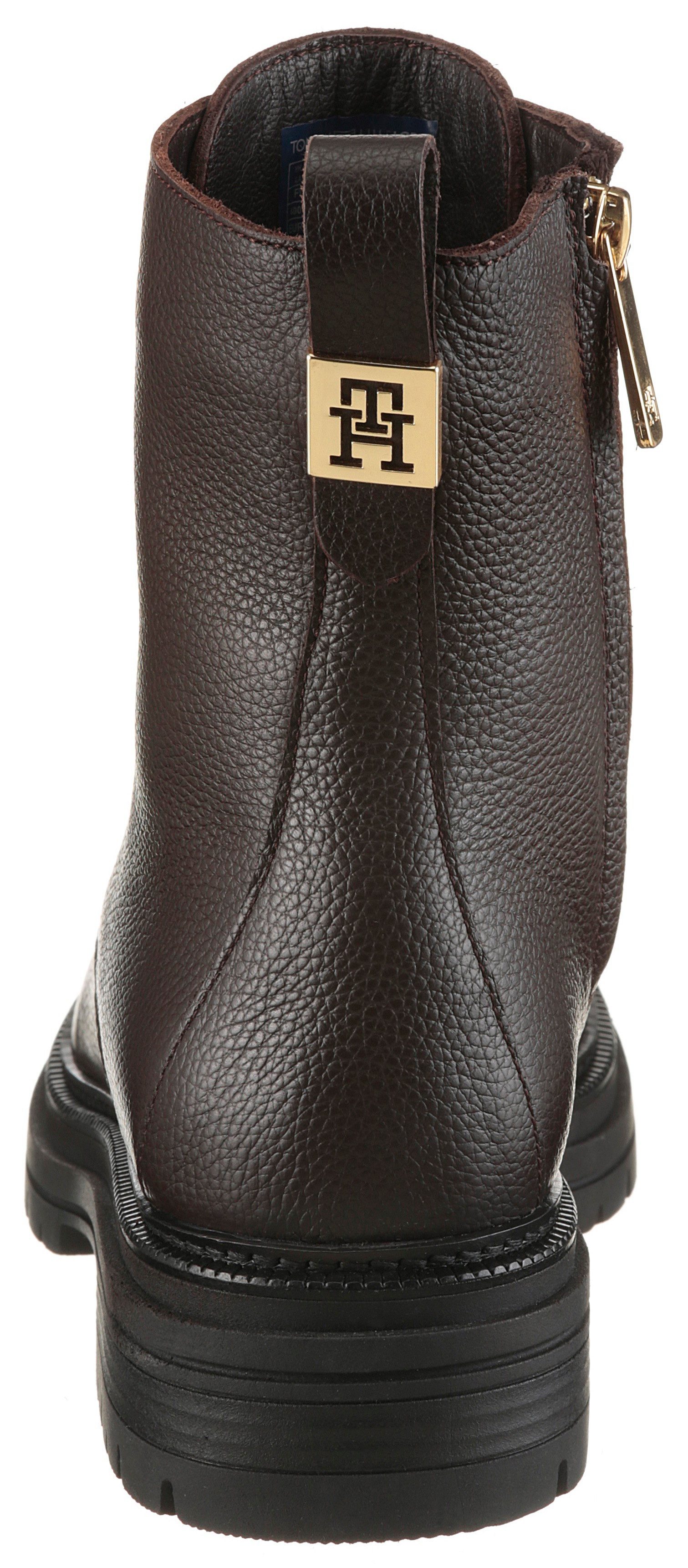 Tommy Hilfiger TH PLAQUE PEBBLE LACE BOOT WARM Schnürboots, Blockabsatz, Schnürstiefelette mit TH-Schmuckelement an der Ferse