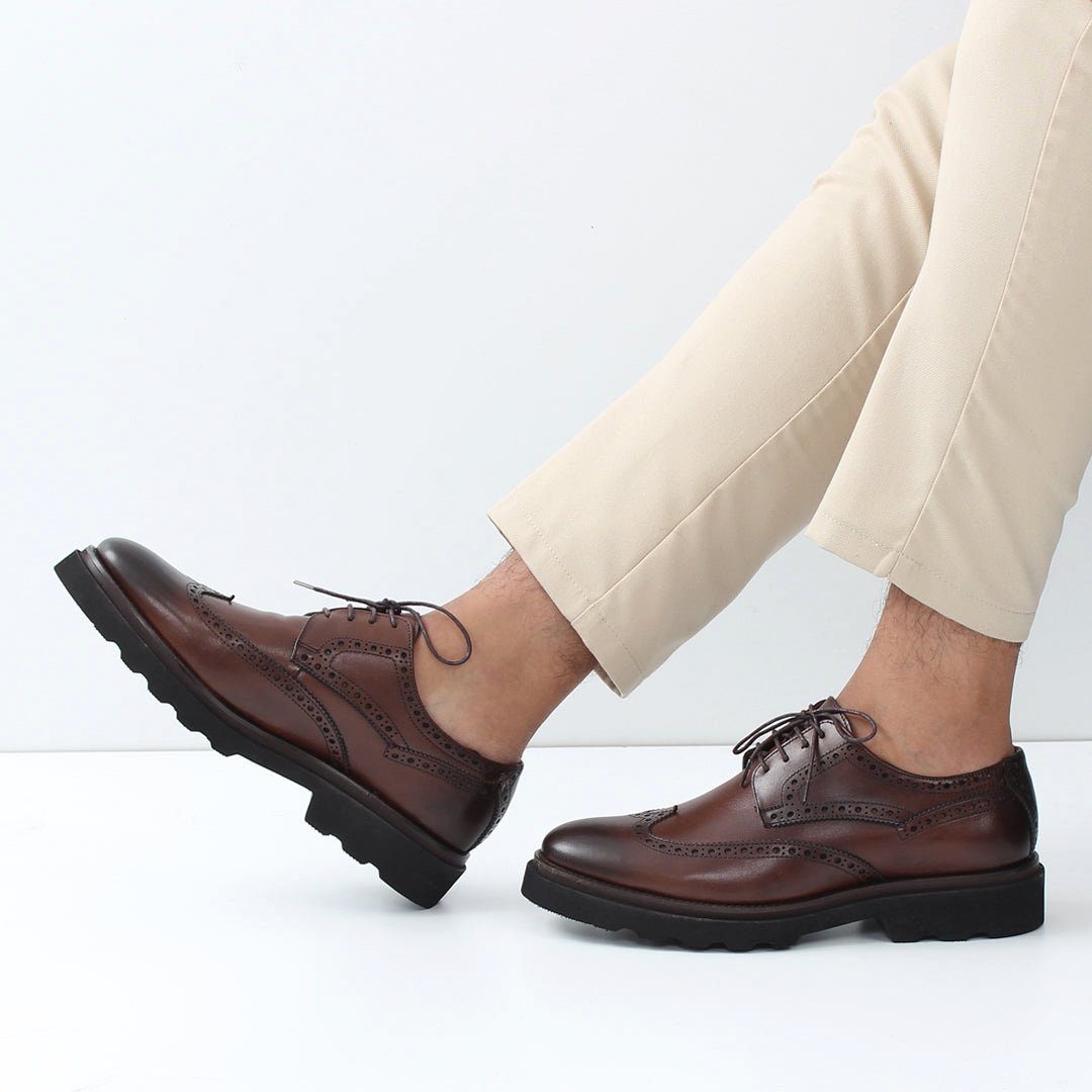 Celal Gültekin Brogue Schnürschuhe Blockabsatz Glattleder Perforierung Casual Herren Schnürschuh Glattleder, Brogue-Perforierung, Plateau-EVA-Sohle, Braun, 44 – Bild 2 von 5