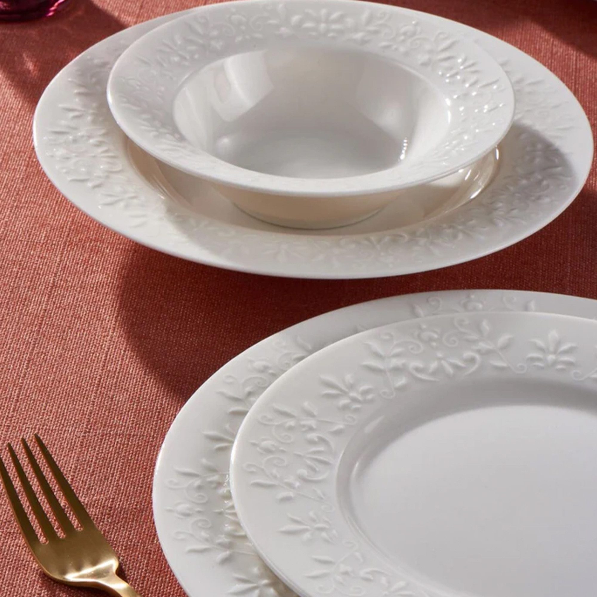 GÜRAL Porselen Tafelservice DILRUBA (18-tlg), 6 Personen, Porzellan, Cremefarben, Reliefmuster, elegant und robust