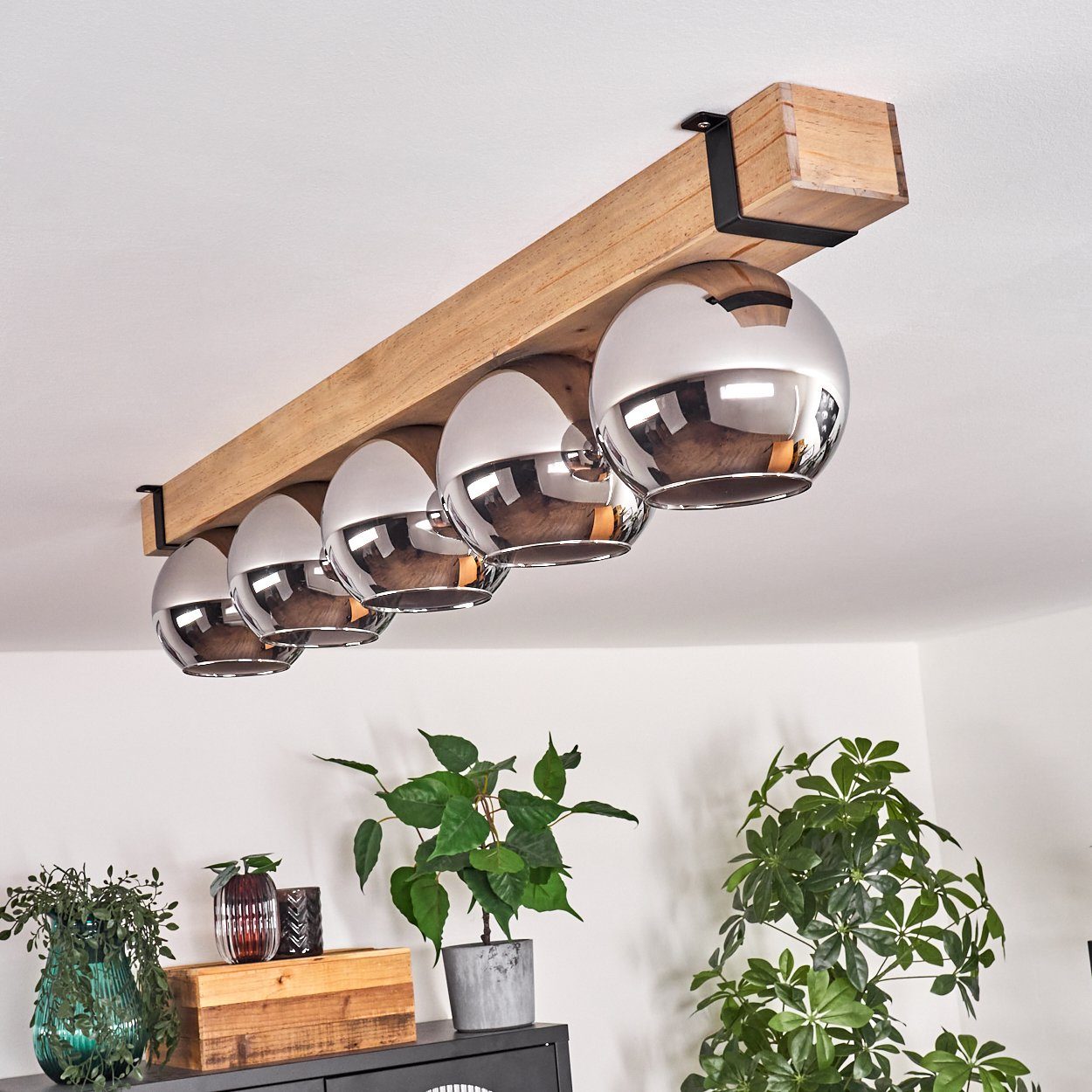hofstein Deckenleuchte Deckenlampe aus Metall/Holz/Glas in Schwarz/Natur/Chromfarben, ohne Leuchtmittel, Holzbalken 100cm u. Glaskugeln Ø15cm, 5x E27, ohne Leuc – Bild 2 von 5