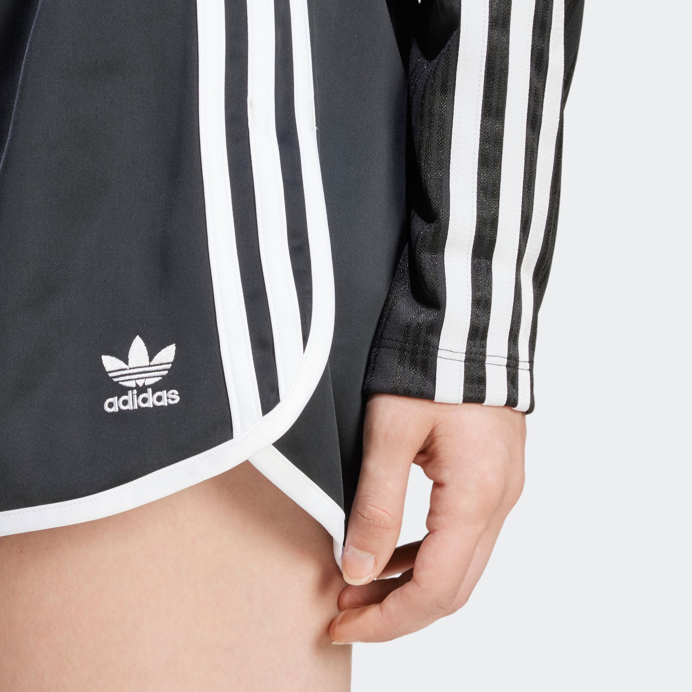 adidas Originals Shorts ADICOLOR 3-STREIFEN SPRINTER lockere Passform, mit Elasthan-Anteil, für vielseitige Aktivitäten