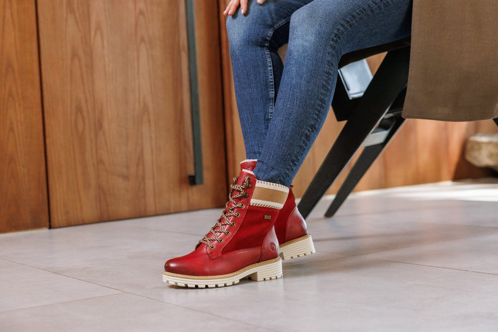 Remonte Elisabeth Hurley-Collection Winterboots, Schnürboots, Schnürstiefelette mit wasserabweisender TEX-Membran