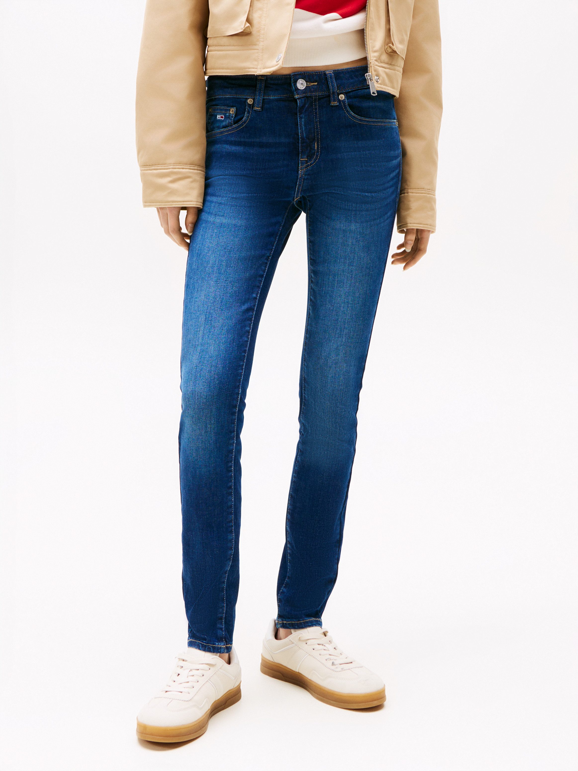 Tommy Jeans Skinny-fit-Jeans SOPHIE LW SKN mit Waschung, Logo-Badge, Low Rise