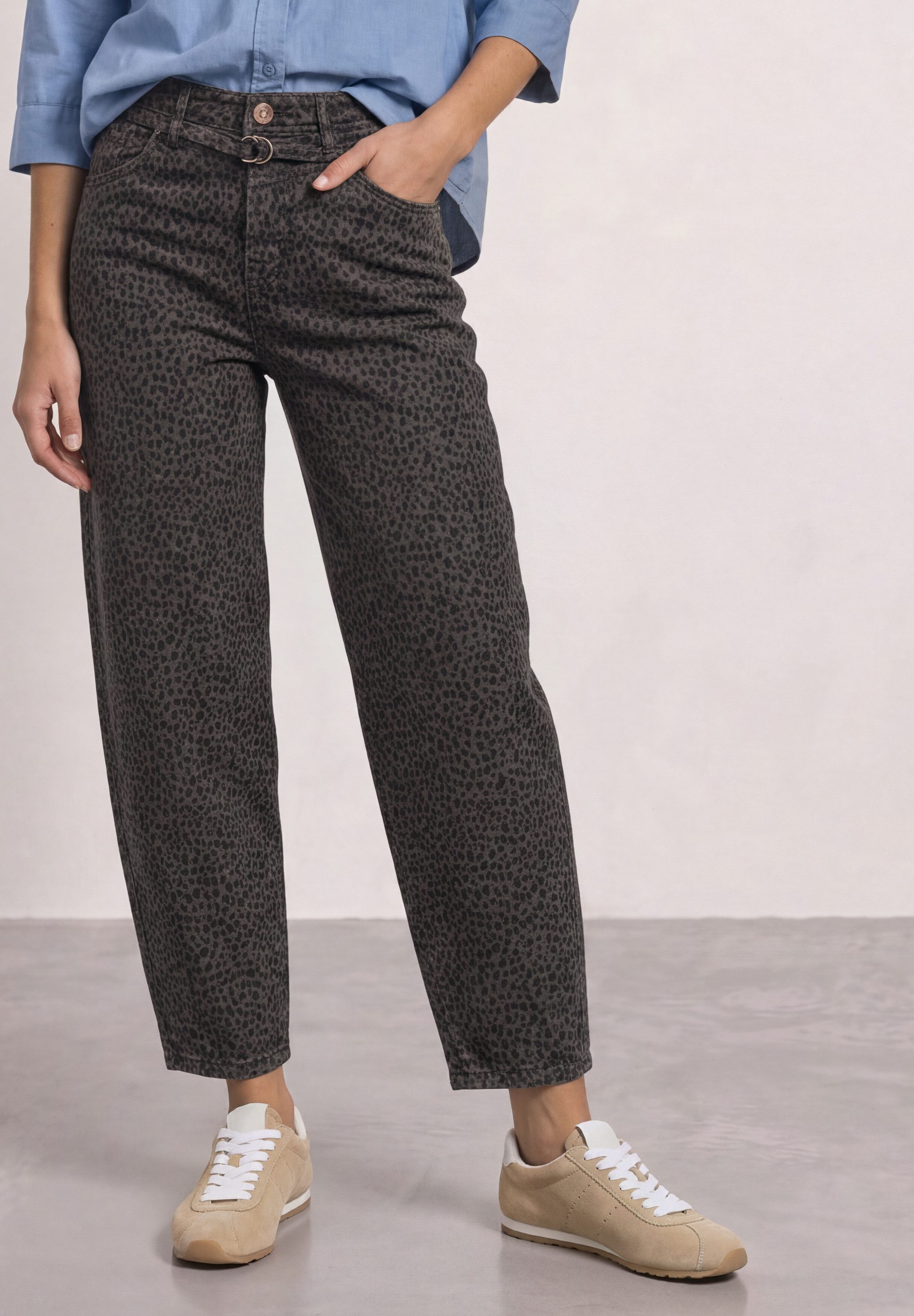 STREET ONE Loose-fit-Jeans mit Leo-Muster