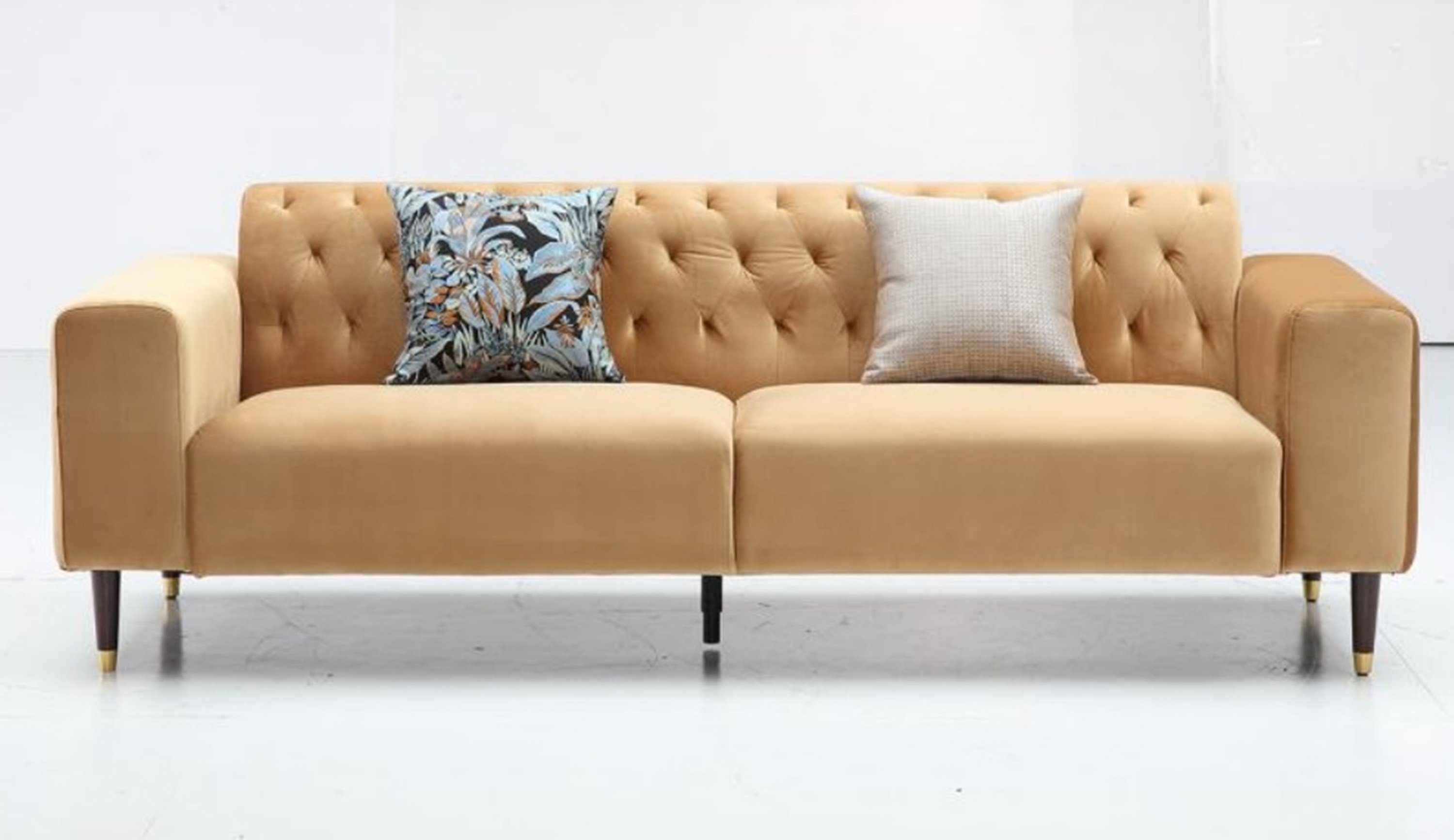 JVmoebel Sofa Stilvoller Beiger Chesterfield Dreisitzer 3-er Couch Neu Modern, Made in Europe