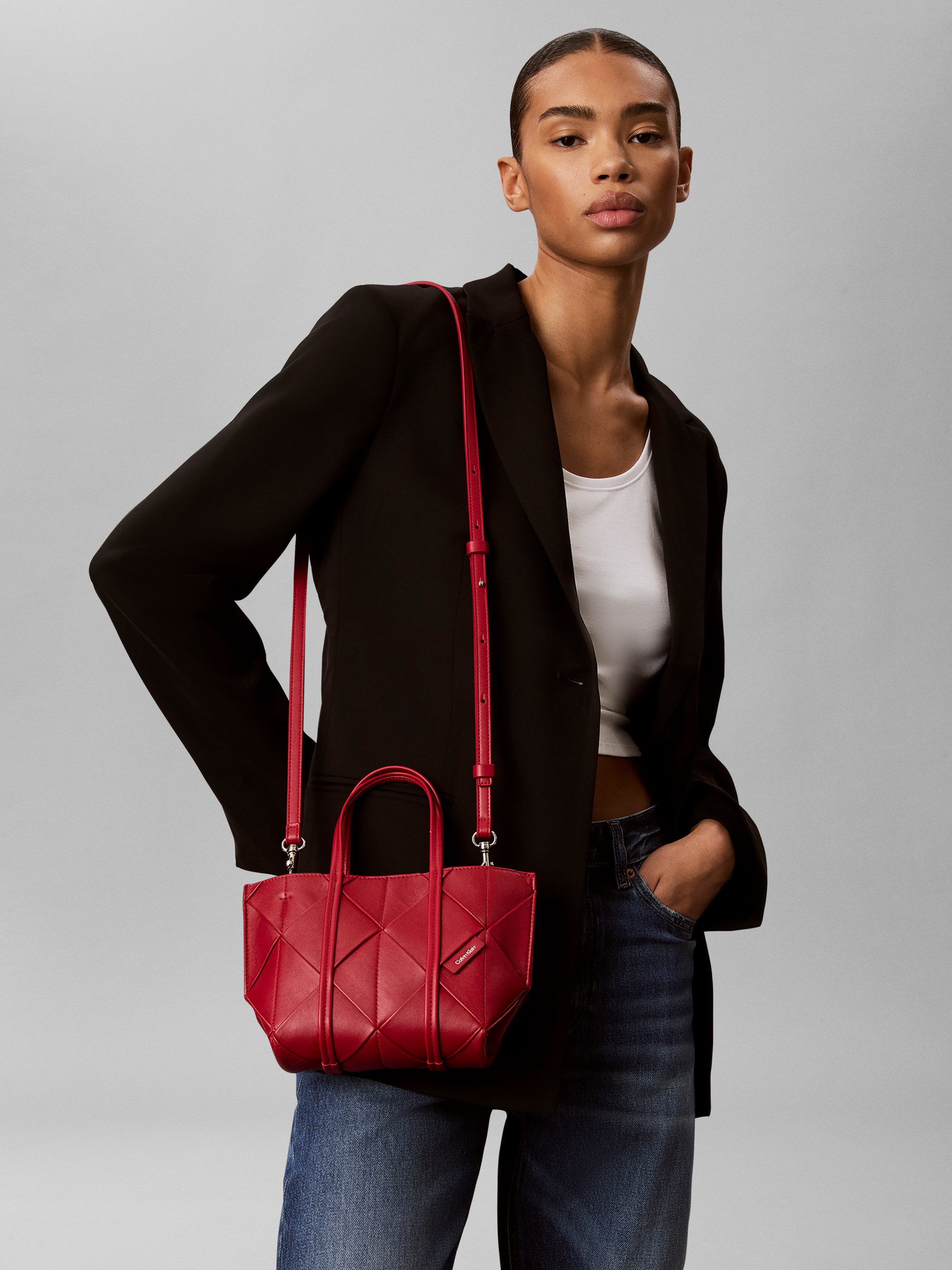 Calvin Klein Tragetasche WOVEN MINI TOTE CROSSBODY (2-tlg), Mini Bag, Umhängetasche, Schultertasche mit modischer Struktur