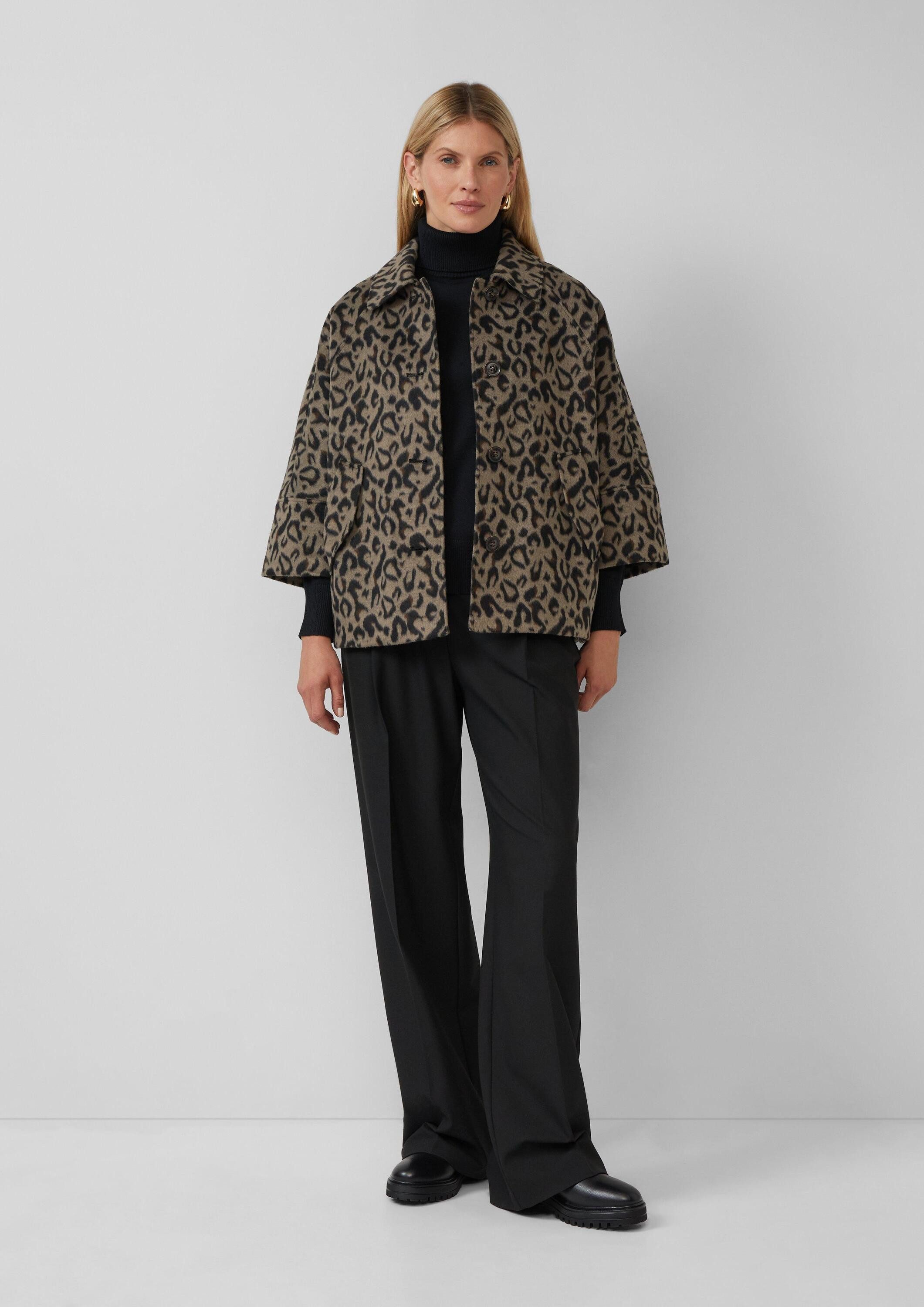 s.Oliver Funktionsjacke Outdoor-Jacke Wattierte Cape-Jacke mit Leo-Print