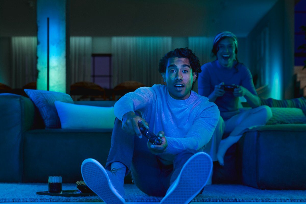 Philips Hue LED Signe Gradient fest Stehleuchte, integriert Stehlampe LED