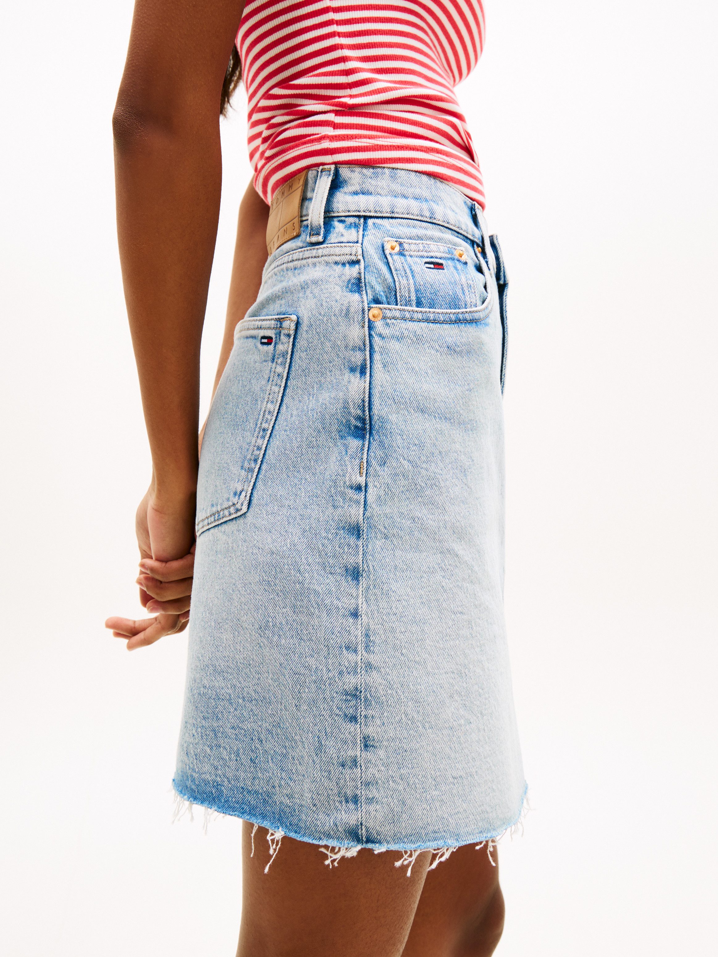 Tommy Jeans Jeansrock MOM UH SKIRT BJ8115 Straight Fit in Mini-Länge