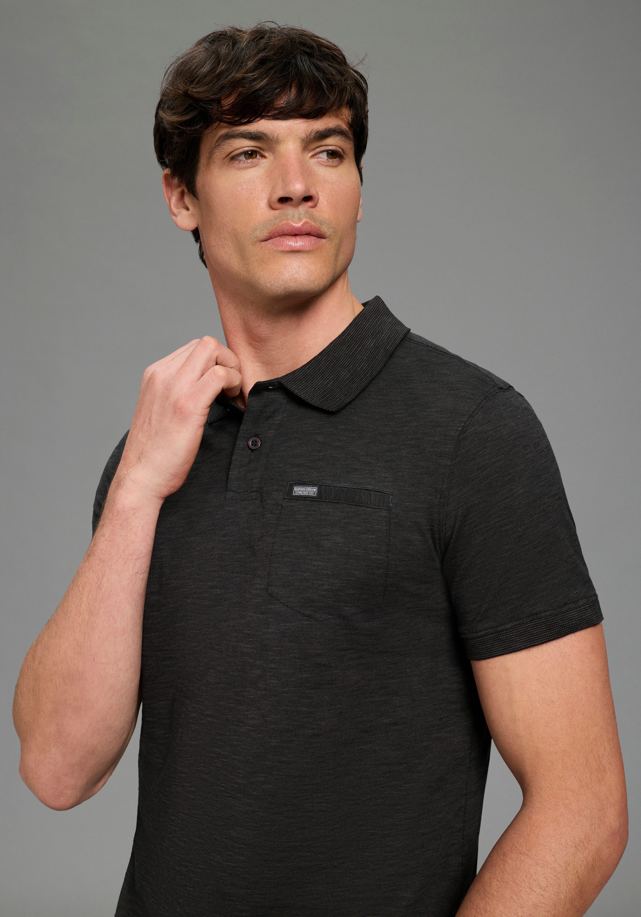Bruno Banani Poloshirt Spezial meliertes schmale Passform, Kurzarm, mit Polokragen und Knöpfen