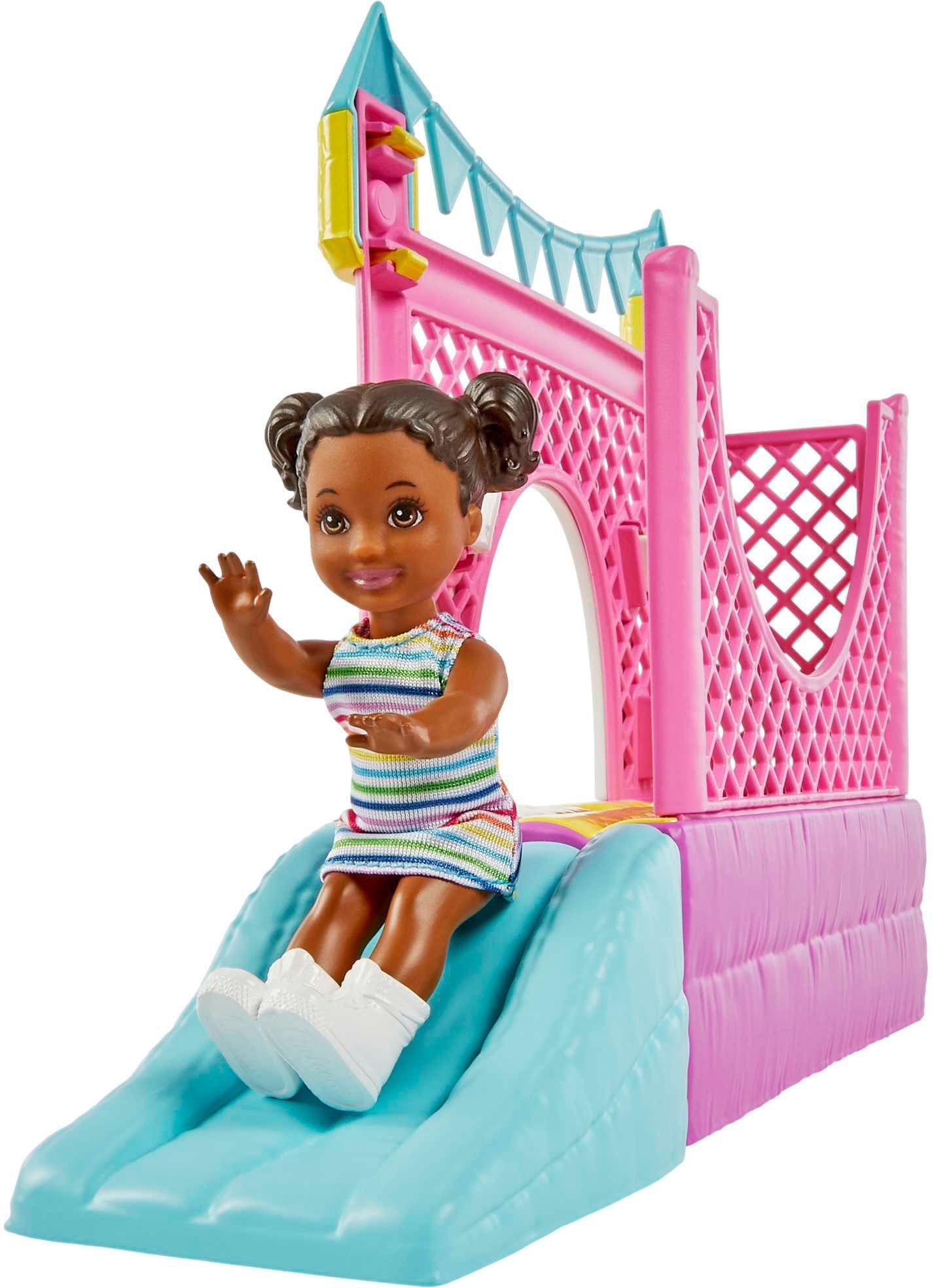 Babysitters Barbie Puppen Hüpfburg-Spielset, Zubehör Anziehpuppe mit Skipper und