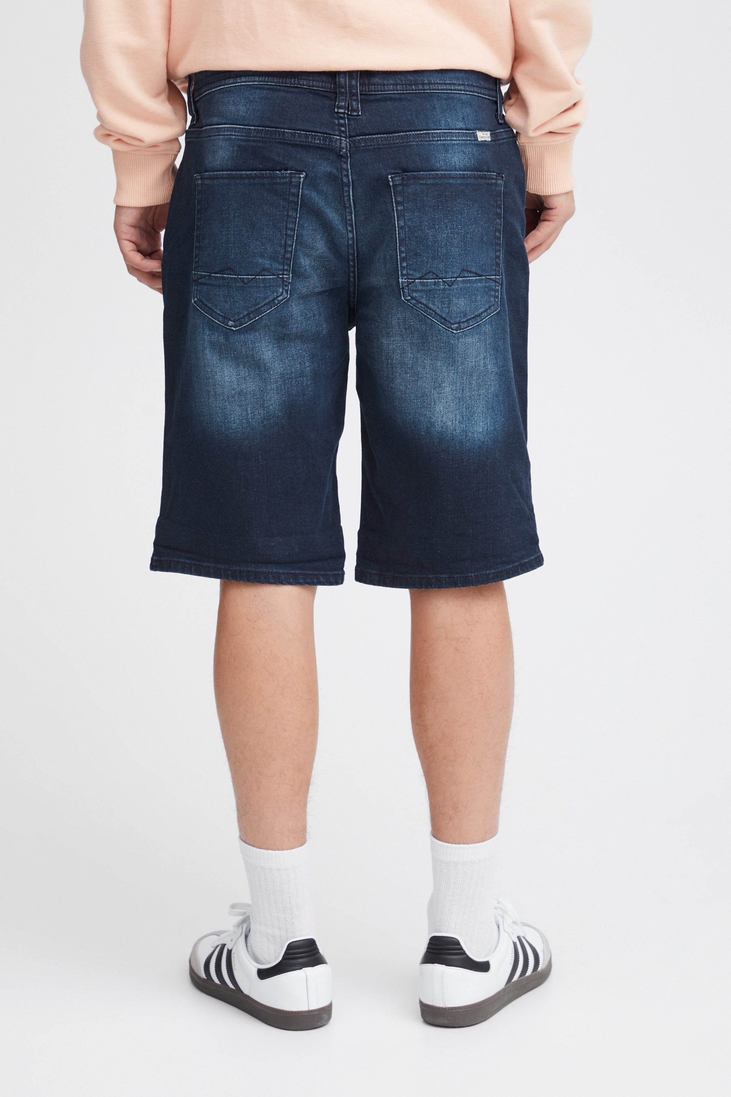 Blend Shorts BHTWISTER-denimshorts mit Markenlabel, aus Baumwollmischung, Regular Fit, knielange Form – Bild 2 von 5
