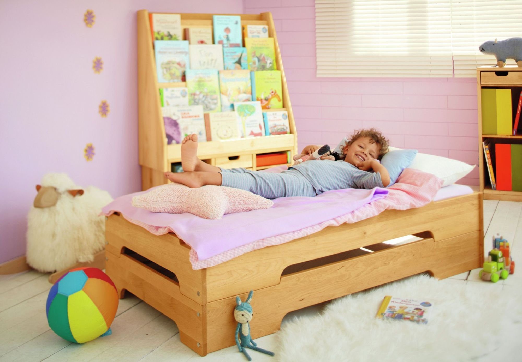 BioKinder - Das gesunde Kinderzimmer Stapelbett Kai, 70x140 cm Gästebett mit Matratze