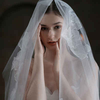AUKUU Kopftuch Brautschleier Brautschleier aus Spitze große Blume weiß, mittellang Retro Stil ohne Haarkamm Hochzeits Kopfbedeckung