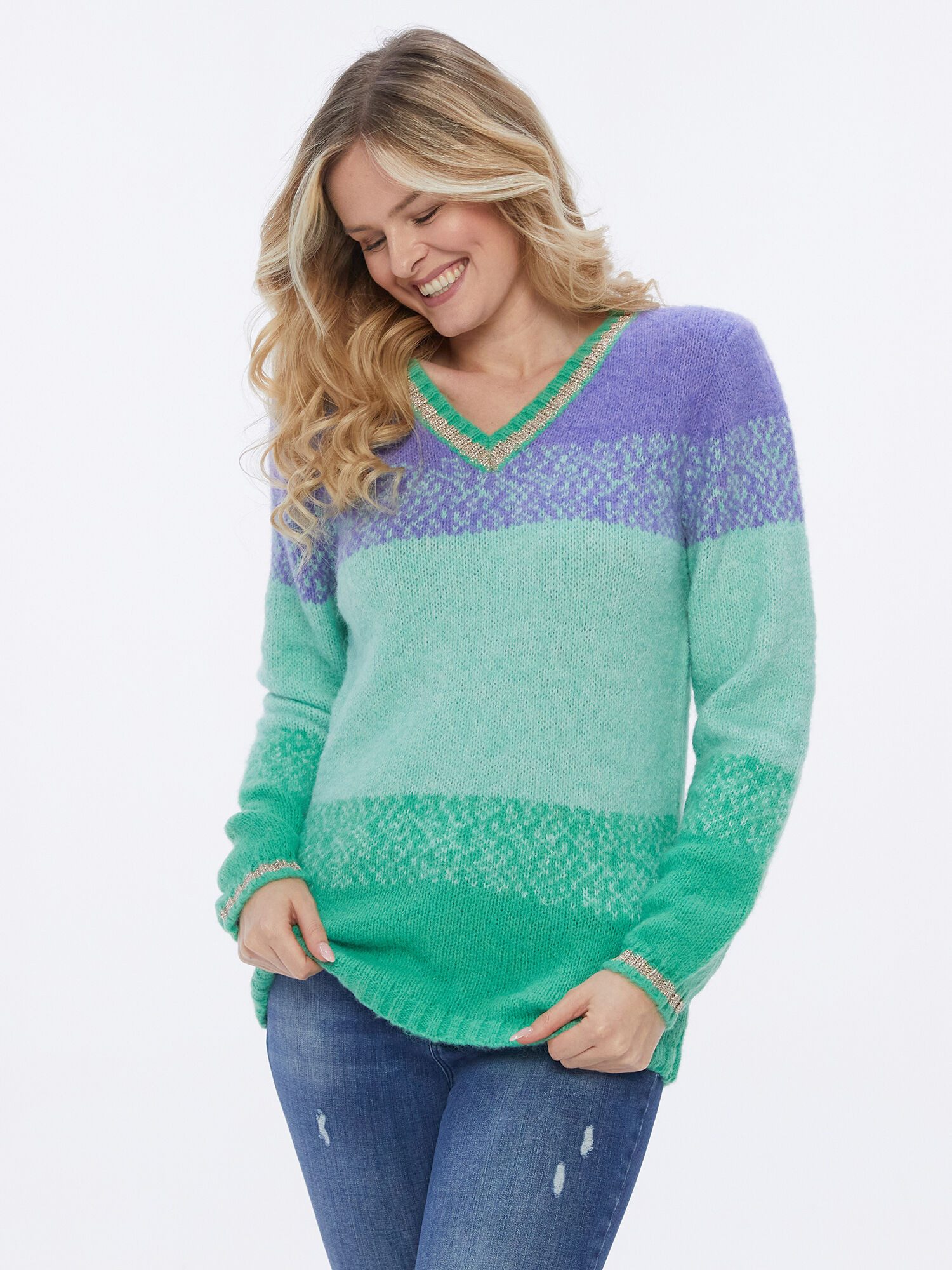 Sarah Kern Strickpullover Langarmpullover figurumspielend mit goldfarbenen Metallicakzenten