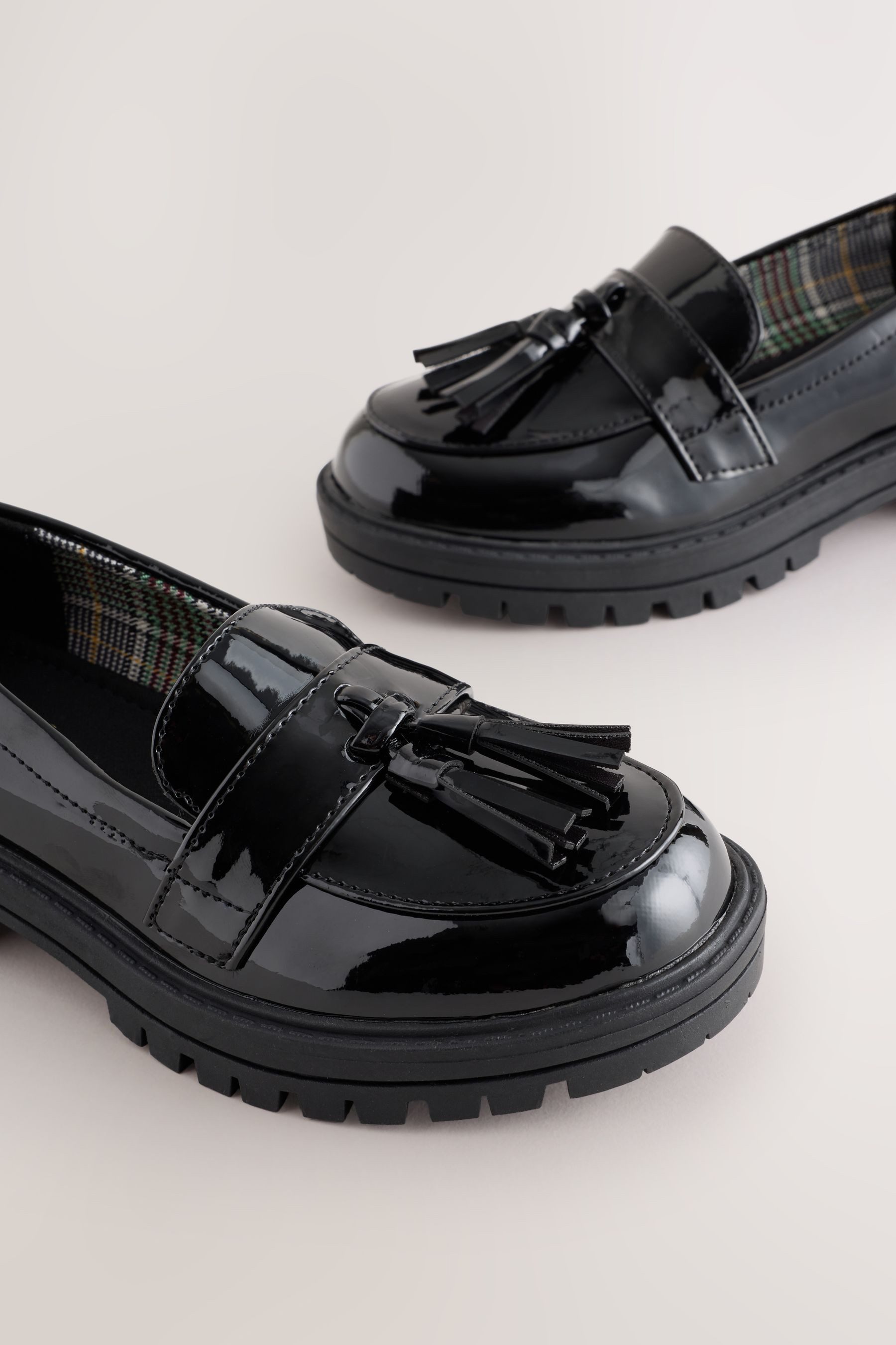 Next Robuste Loafer mit Quasten, weite Passform Loafer (1-tlg)