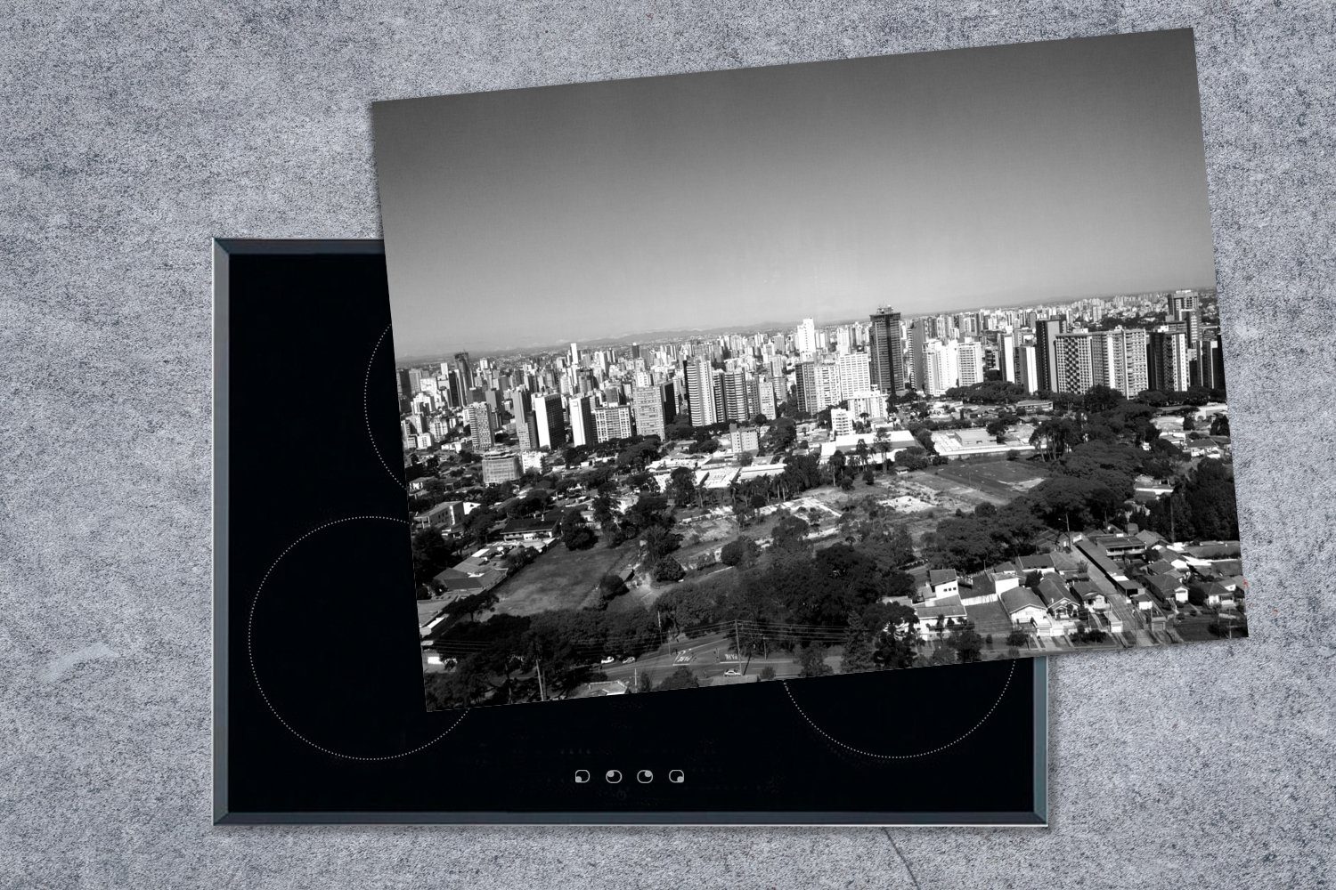von tlg), Vinyl, MuchoWow Innenstadt weiß, in 70x52 (1 cm, Mobile - Skyline der Ceranfeldabdeckung Curitiba und Arbeitsfläche Herdblende-/Abdeckplatte schwarz Brasilien nutzbar,
