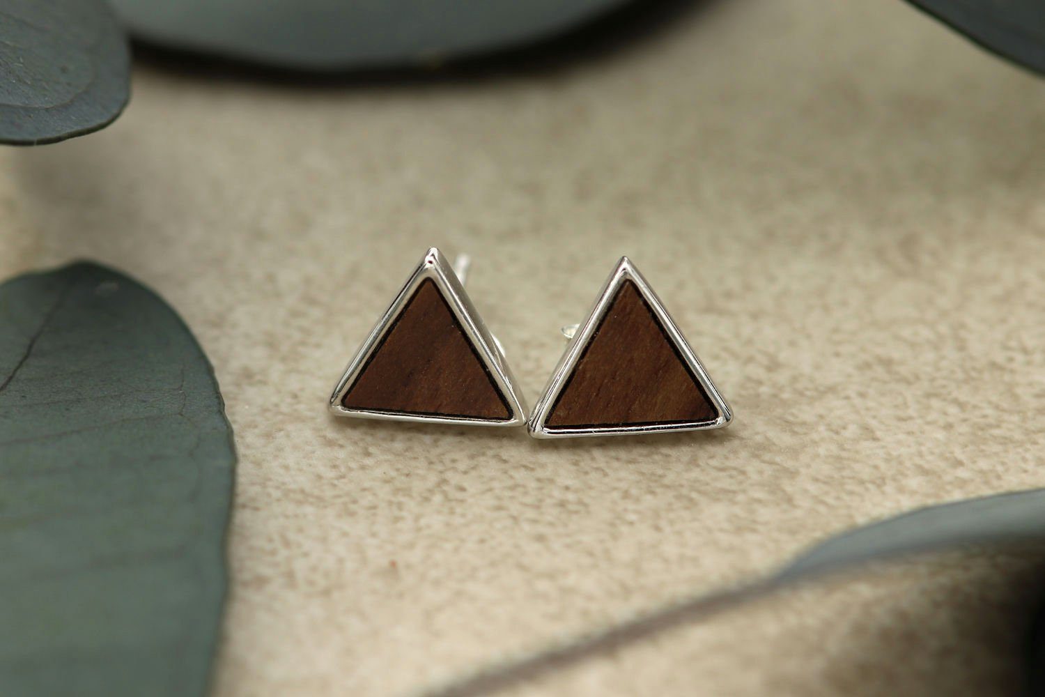 NaturSchatulle Paar Ohrstecker Triangle Light (Holzschmuck Holzohrringe, Holz Ohrringe), 925 Silber ⌀9mm Echtholz Nachhaltig Handmade in Germany
