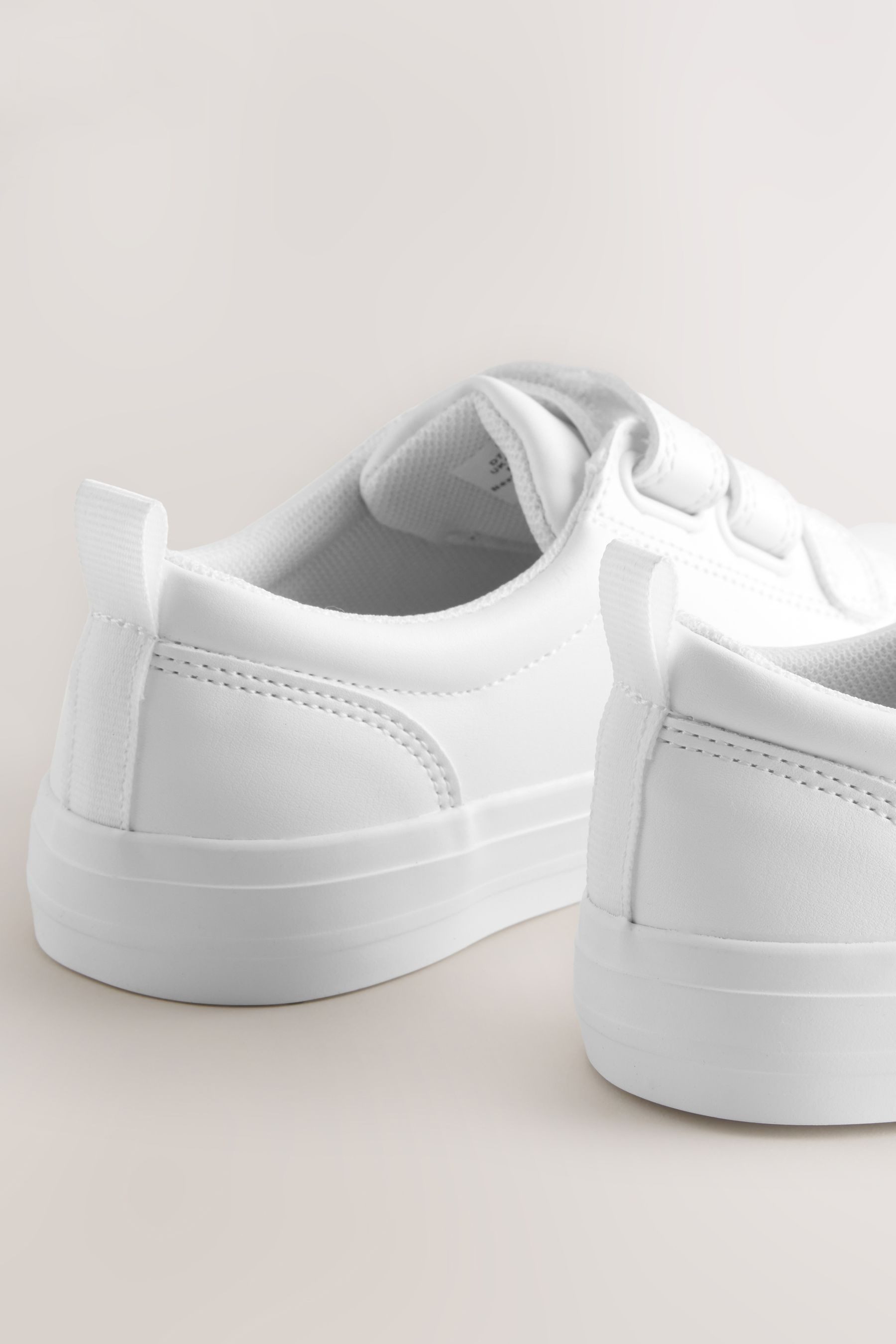 Next Lässig-elegante Sneaker, weite Passform Sneaker (1-tlg)