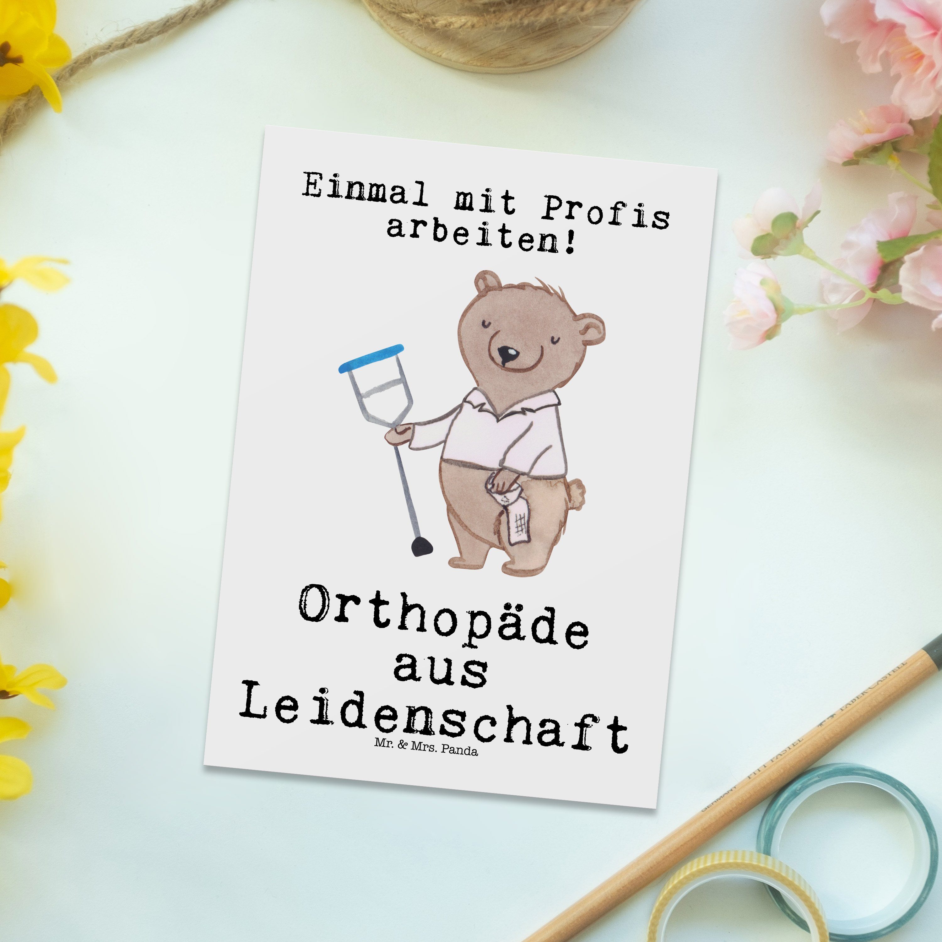 Mr. & Mrs. Panda Postkarte Leidenschaft Orthopäde Geschenk, - Deko, - Beruf, aus Eröffnung Weiß