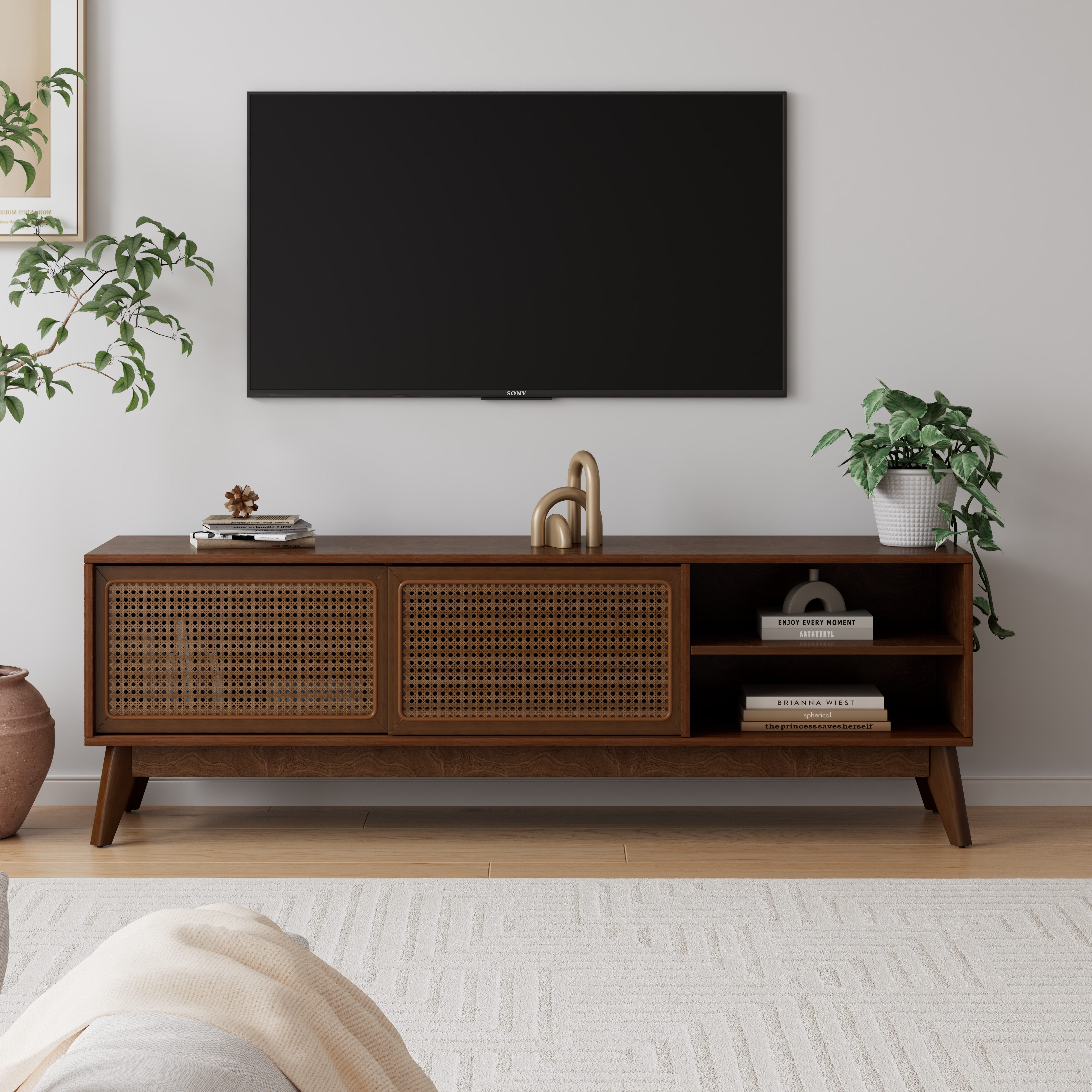 Celya TV-Schrank Mid-Century-Modern-Stil, mit Offene Regale Für TVs bis 65 Zoll (Füße aus Massivholz und Schranktüren aus Rattan) Entertainment-Schrank, Medienkonsole für Wohnzimmer und Medienraum
