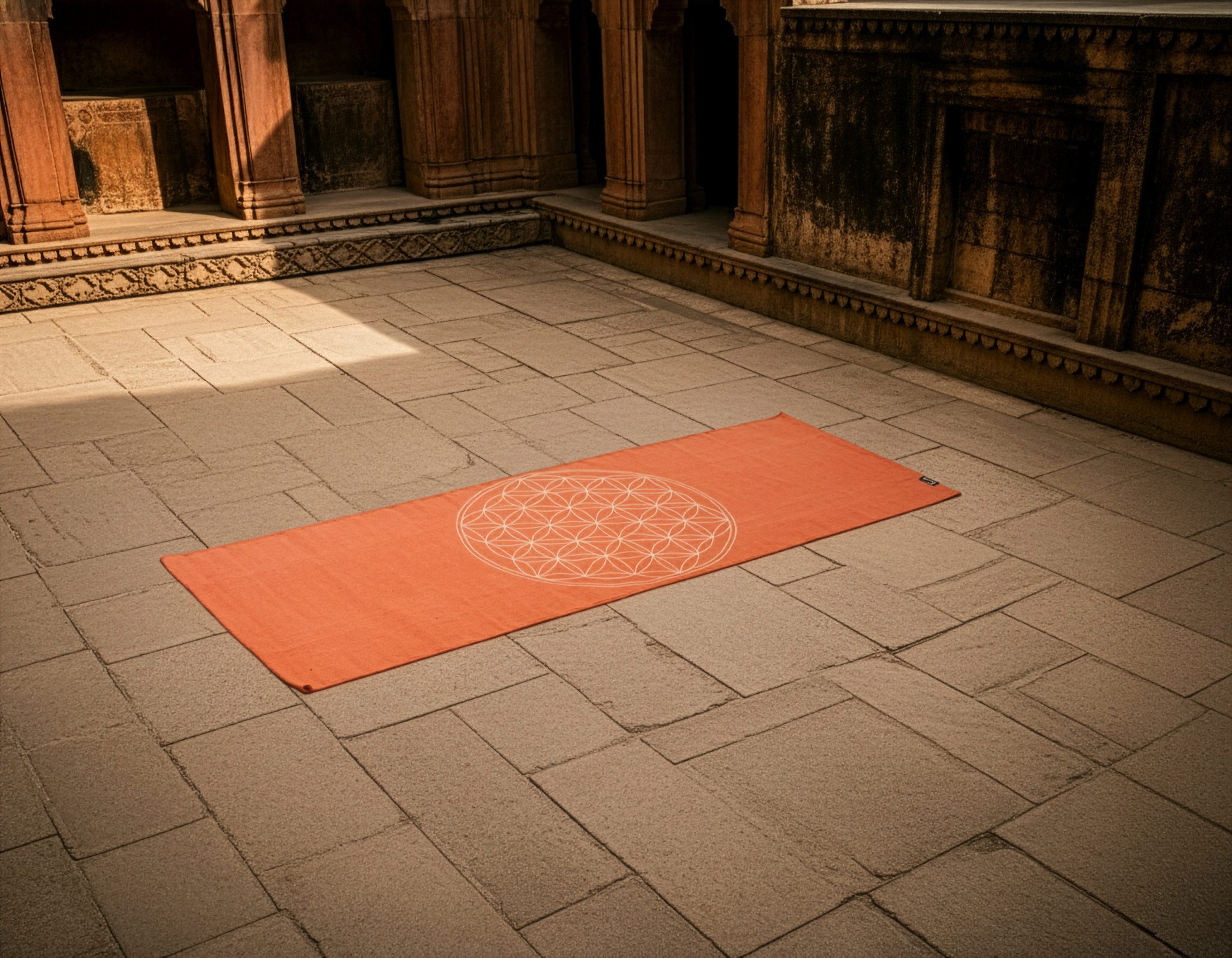 Yogishop Teppich Yogateppich cotton rug - flower of life - siena/cream, rechteckig, Baumwoll-Yogateppich mit Blume des Lebens Stickerei, naturbelassen