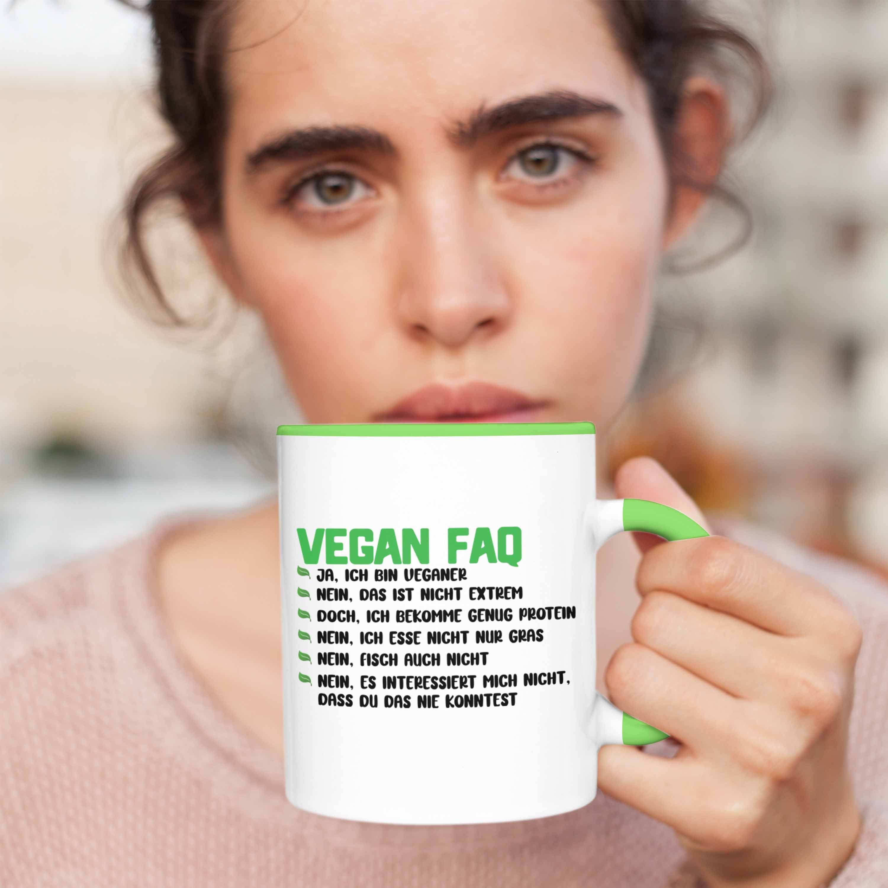Trendation Tasse Trendation - Veganer Tasse Vegan Vegane Geschenkidee Spruch Lustiger Lebensweise FAQ Geschenk Grün