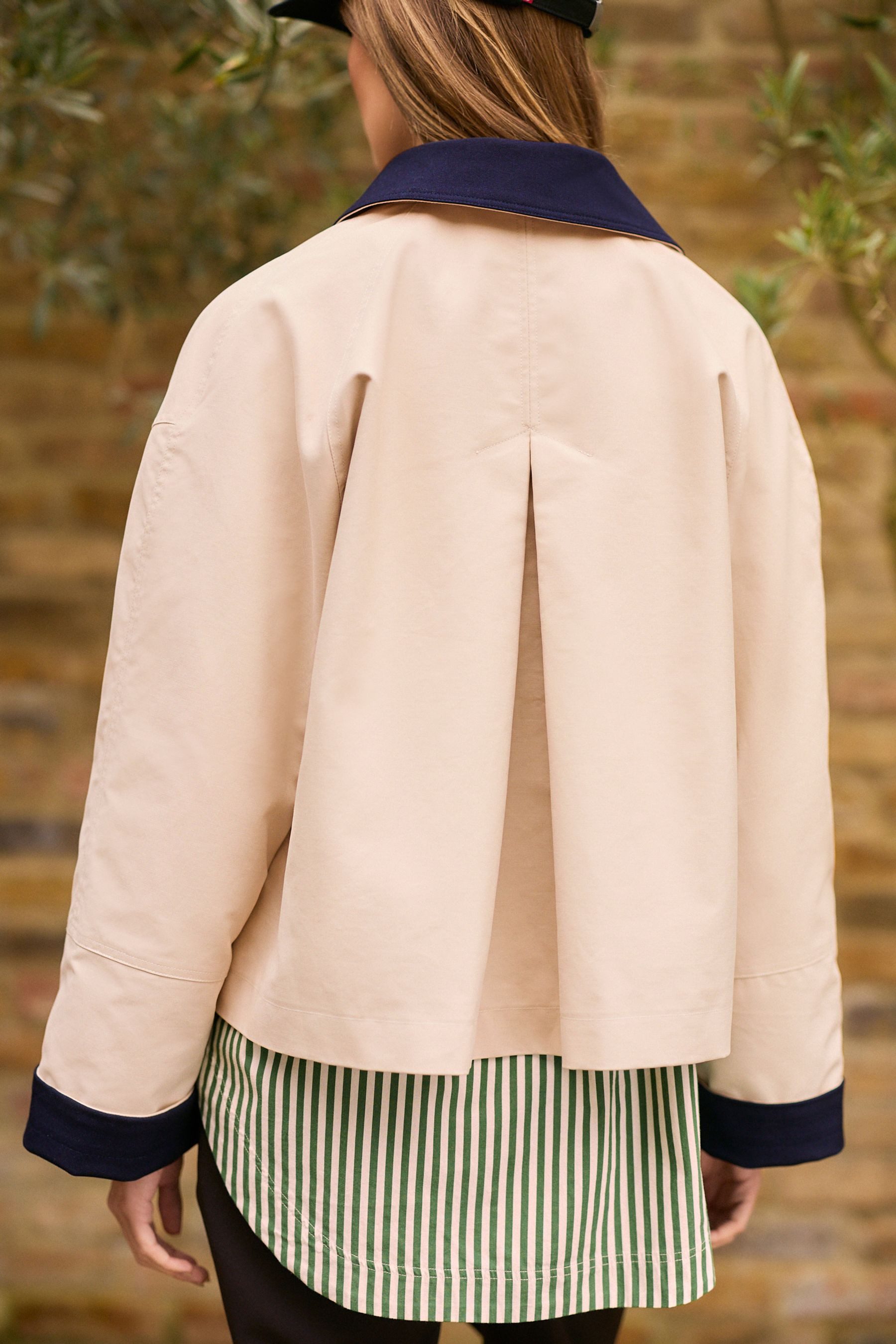 Next Kurzjacke Verkürzter Trenchcoat mit Kontrastkragen, günstig online kaufen