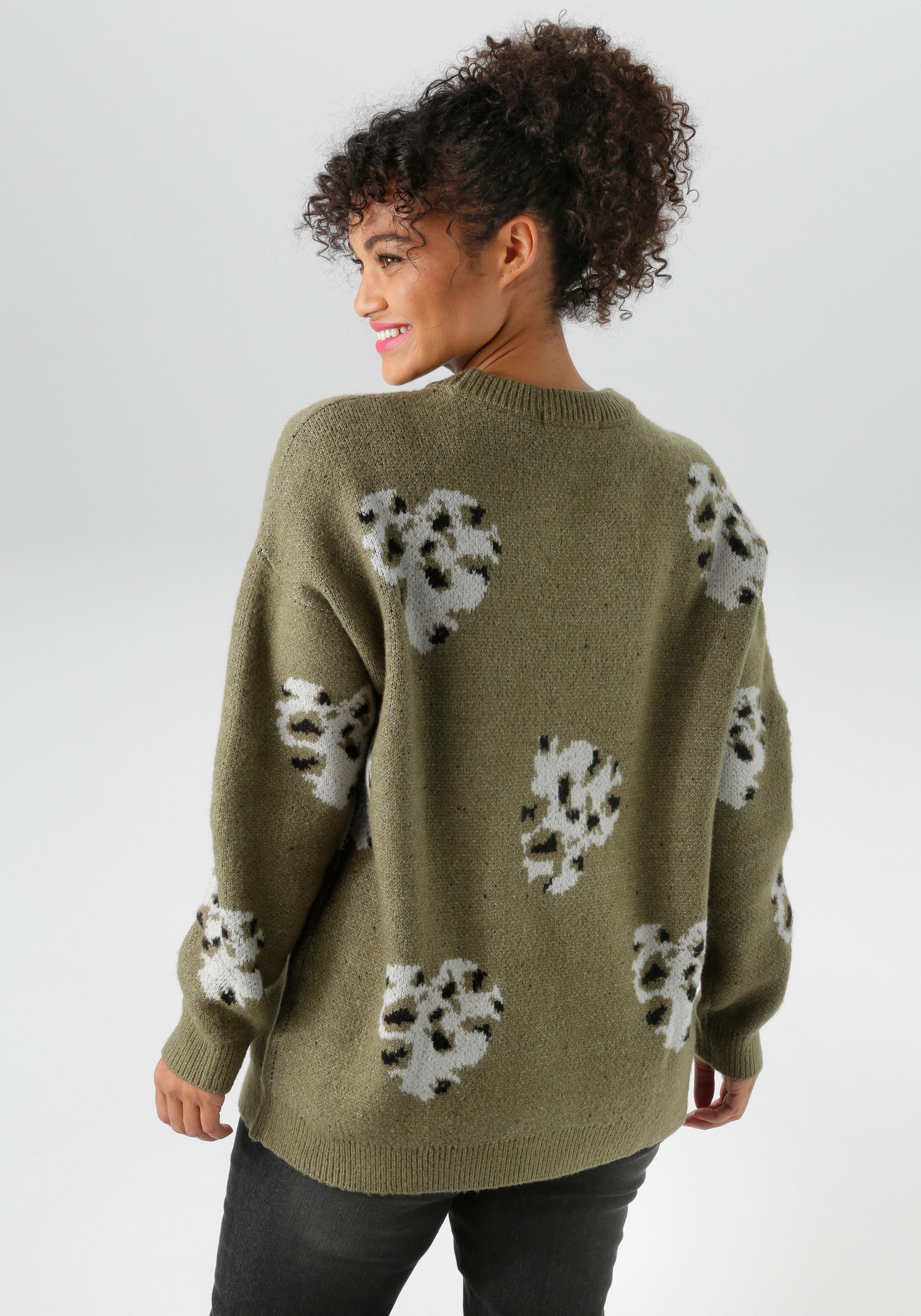 Aniston PLUS Strickpullover mit eingestrickten Herzchen in Animalprint günstig online kaufen