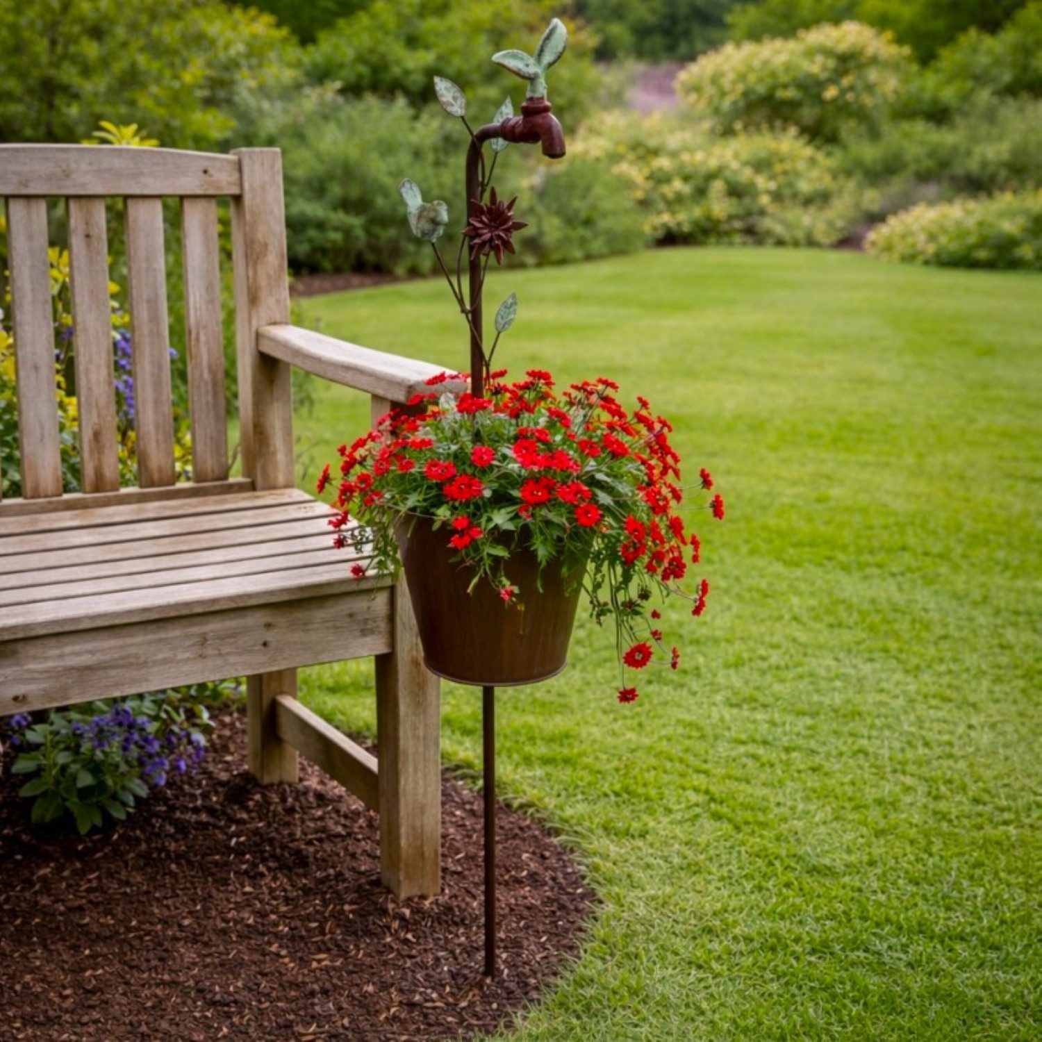 Online-Fuchs Gartenstecker Wasserhahn mit Blumentopf aus Metall zum Bepflanzen - Gartendeko (112 cm groß, Vintage Look) Beetstecker zur Dekoration im Garten oder auf der Terrasse