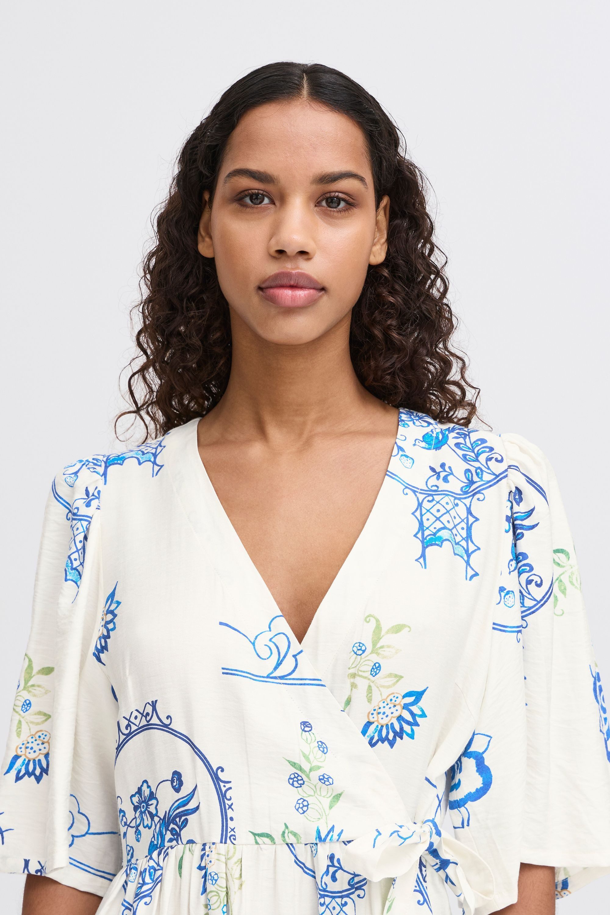 Ichi Blusenkleid Midikleid