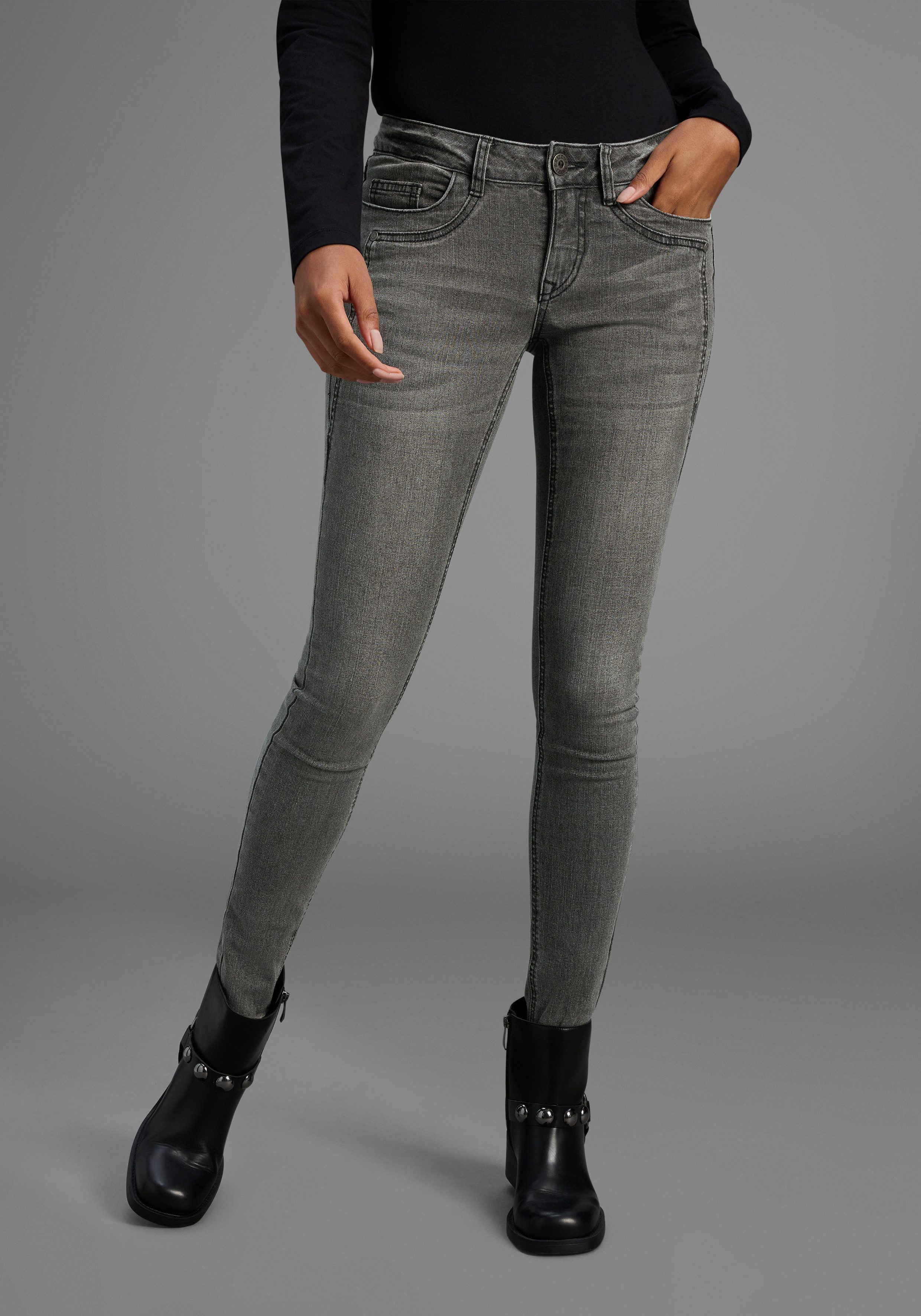 Arizona Skinny-fit-Jeans mit Keileinsätzen extra-enger Beinschnitt, niedrige Leibhöhe
