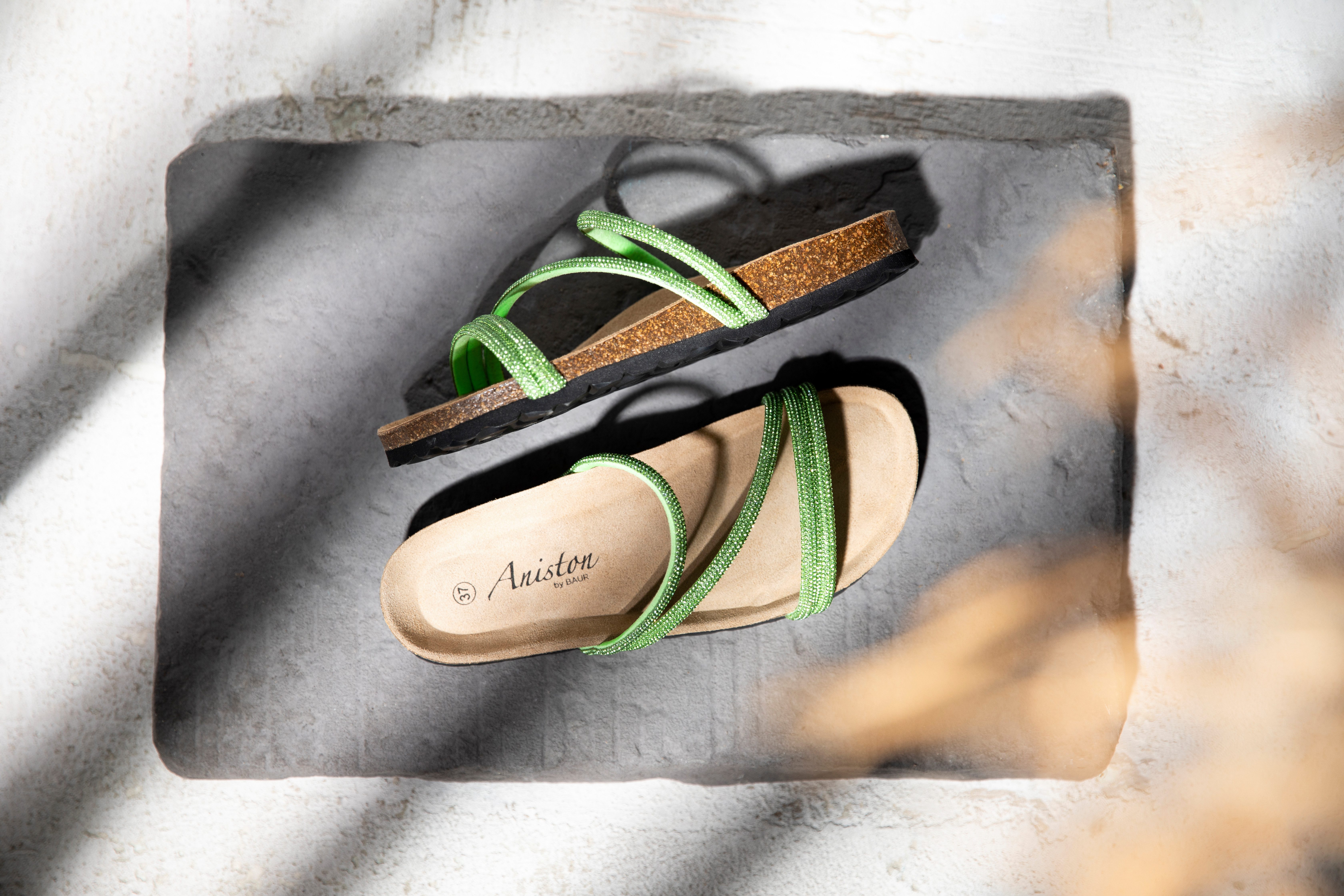 Aniston SHOES Pantolette, Sommerschuh, Strandschuh, Glitzersteine günstig online kaufen