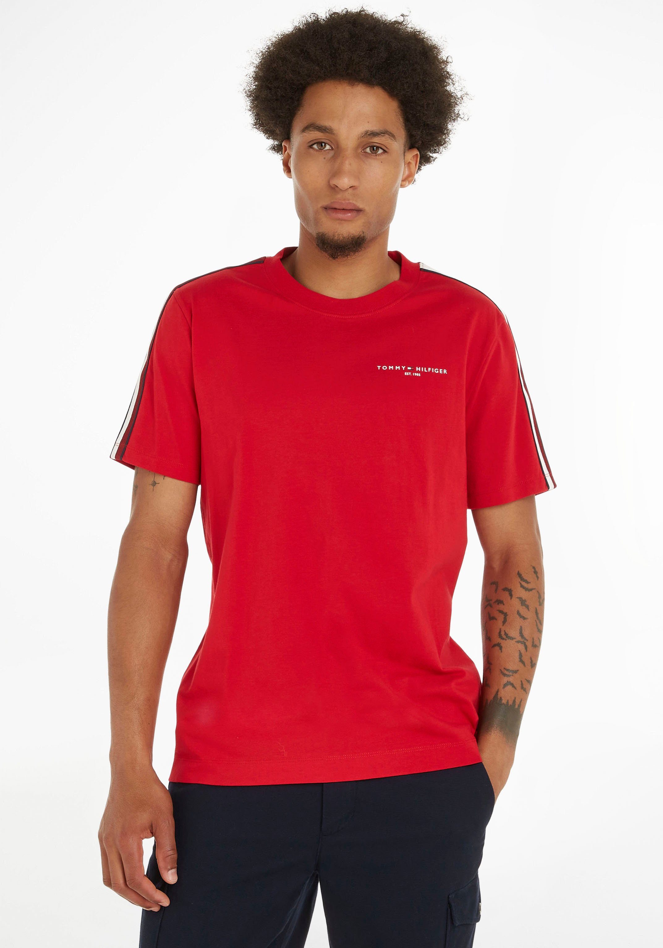 Rundhalsshirt Ärmeln TEE Tommy Streifen beiden Primary STRIPE TH-Farben mit Hilfiger PREP in an Red GLOBAL