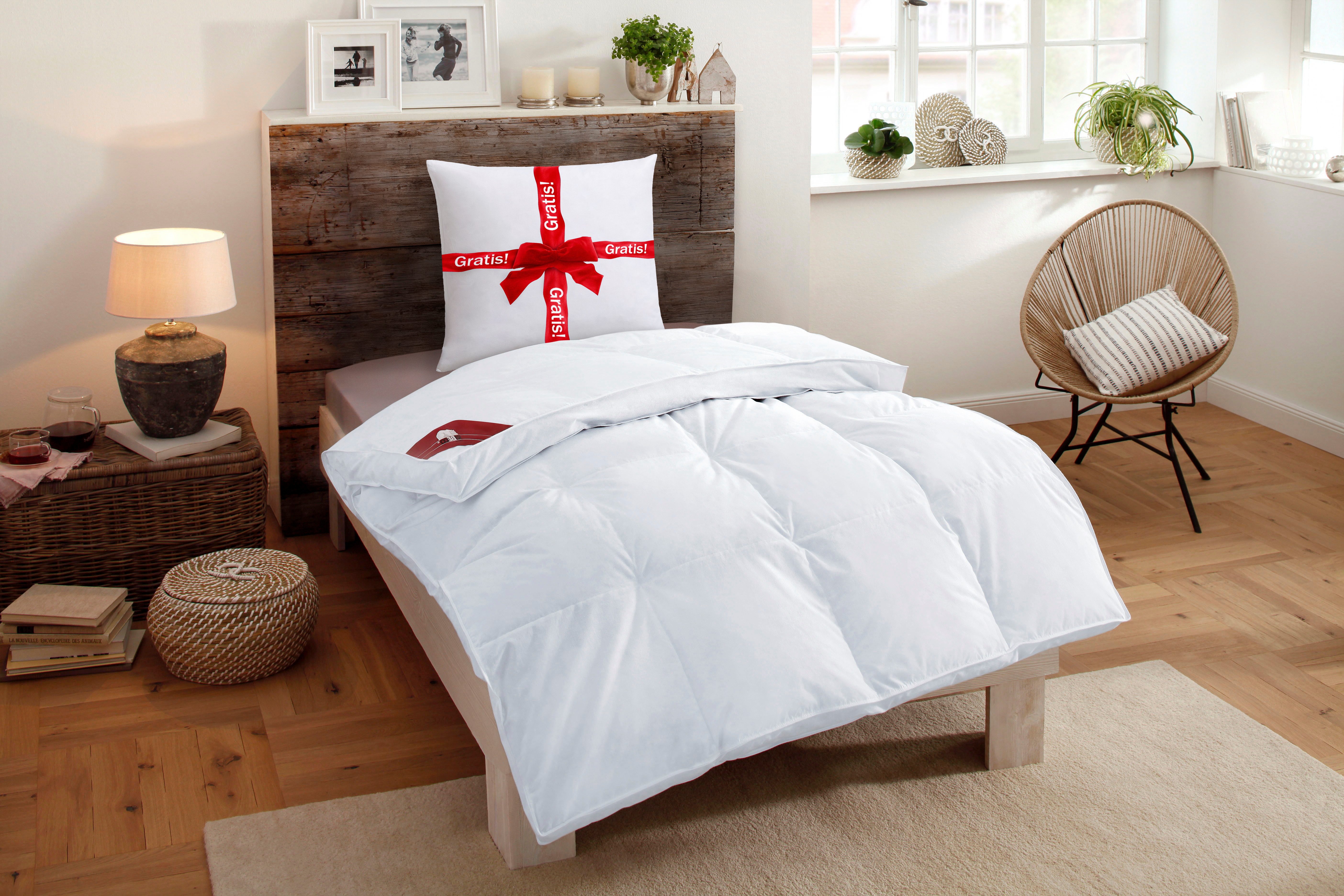 RIBECO Daunenbettdecke Emily, Füllung: 50% Daunen und 50& Federn, Bezug: 100% Baumwolle, Extra hoher Außensteg für viel Volumen