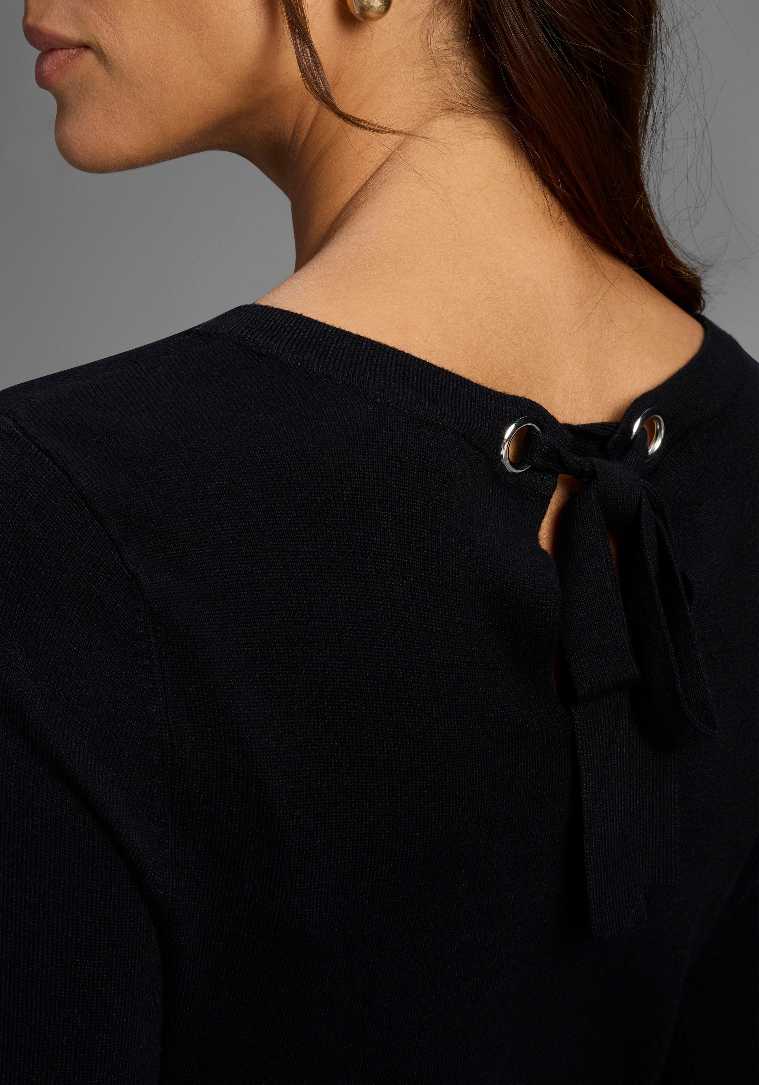 Laura Scott Strickkleid mit femininem Bindedetail am Rücken