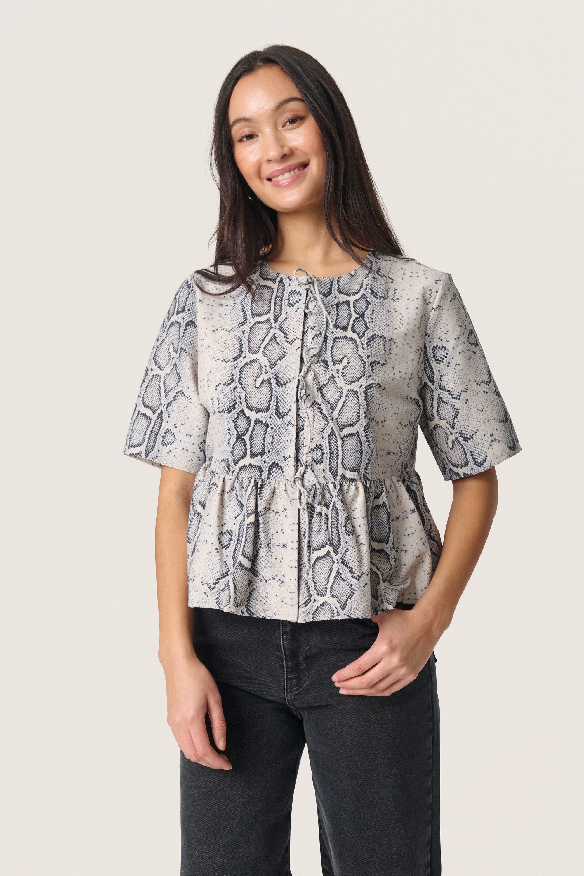 SOAKED IN LUXURY Kurzarmbluse Kurzarm-Bluse SLXala