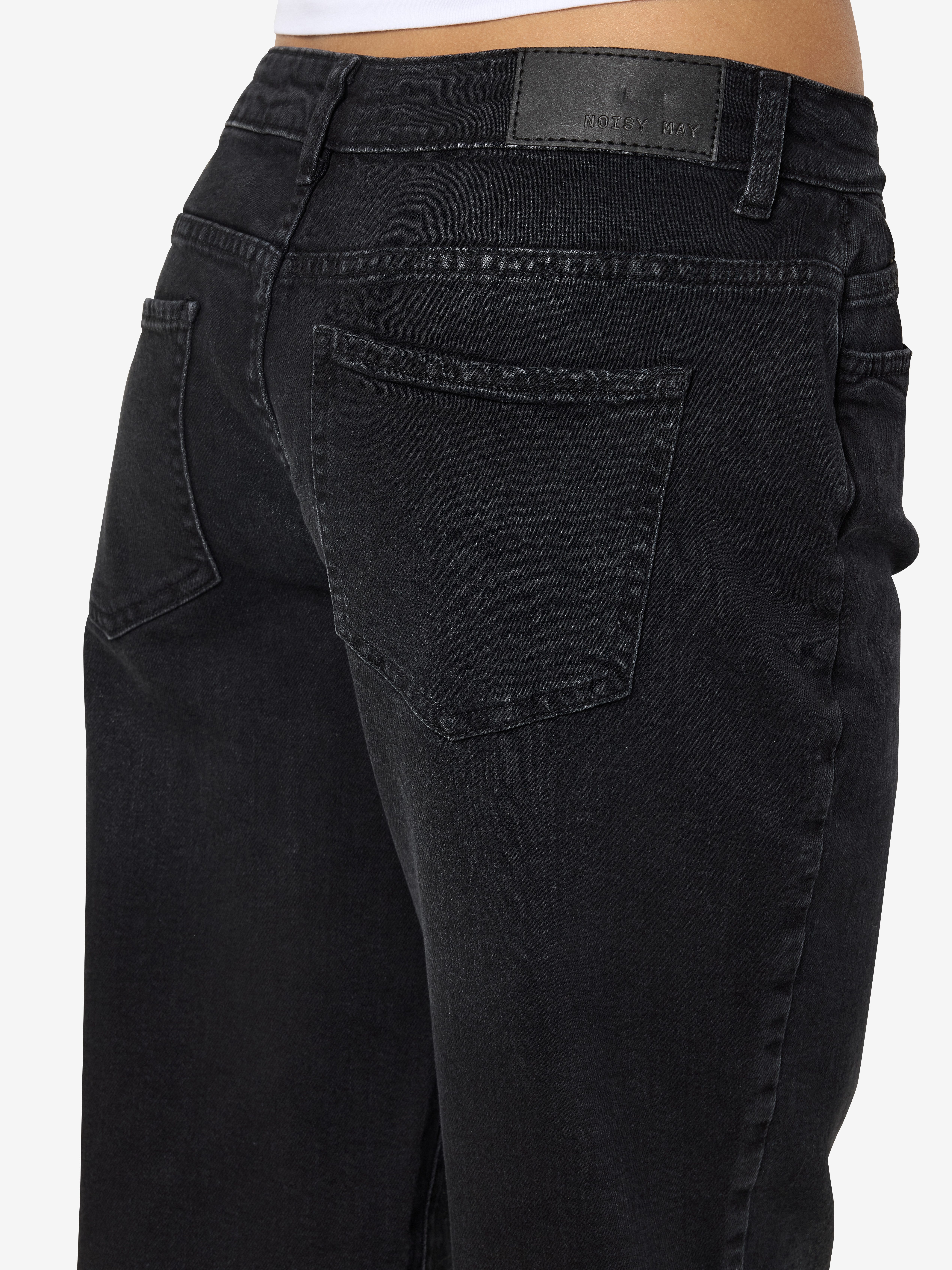 Noisy may Low-rise-Jeans NMNILA LW WIDE JEANS AZ423BL NOOS