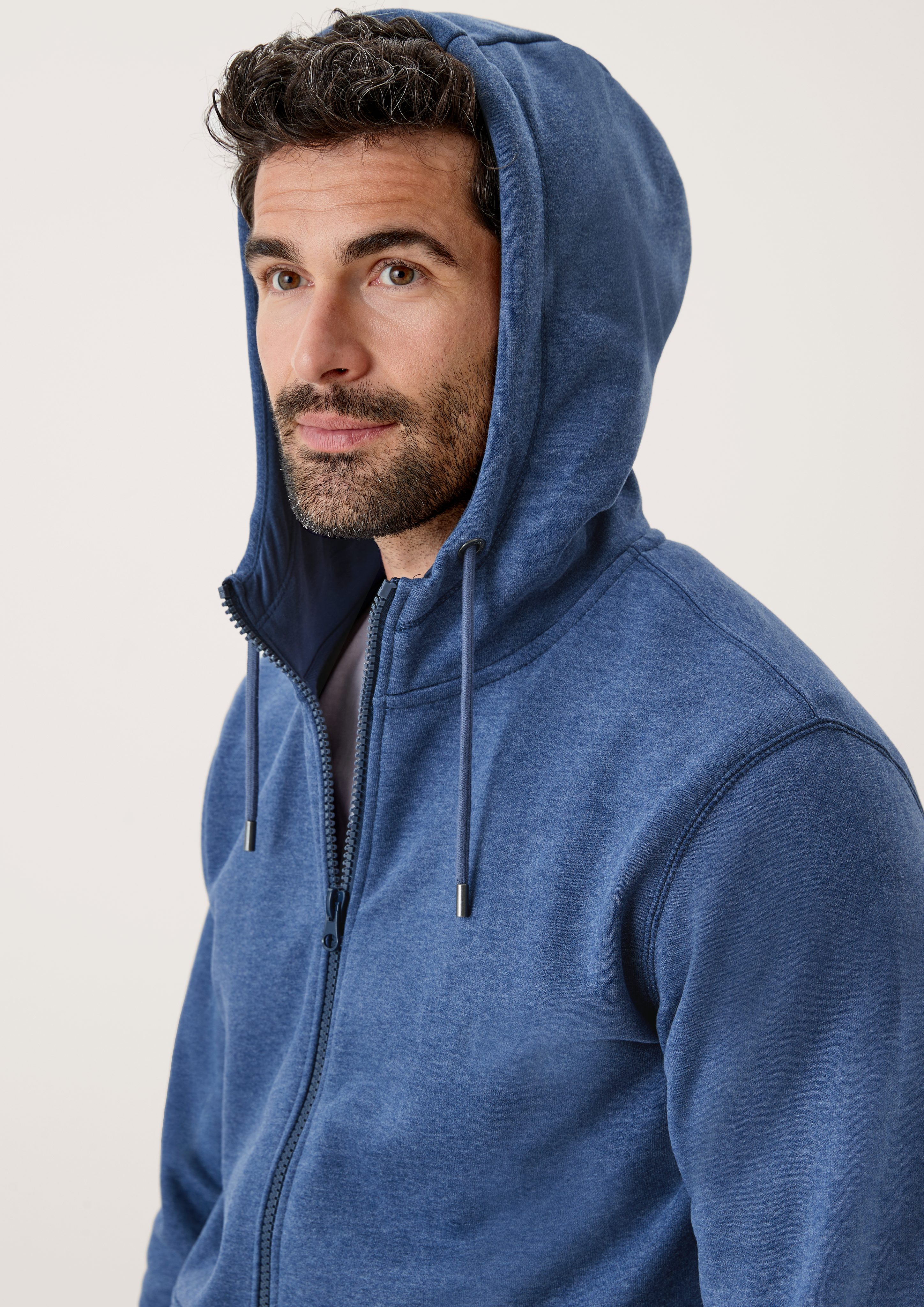 s.Oliver Allwetterjacke Sweatjacke mit Kapuze Kontrast-Details günstig online kaufen