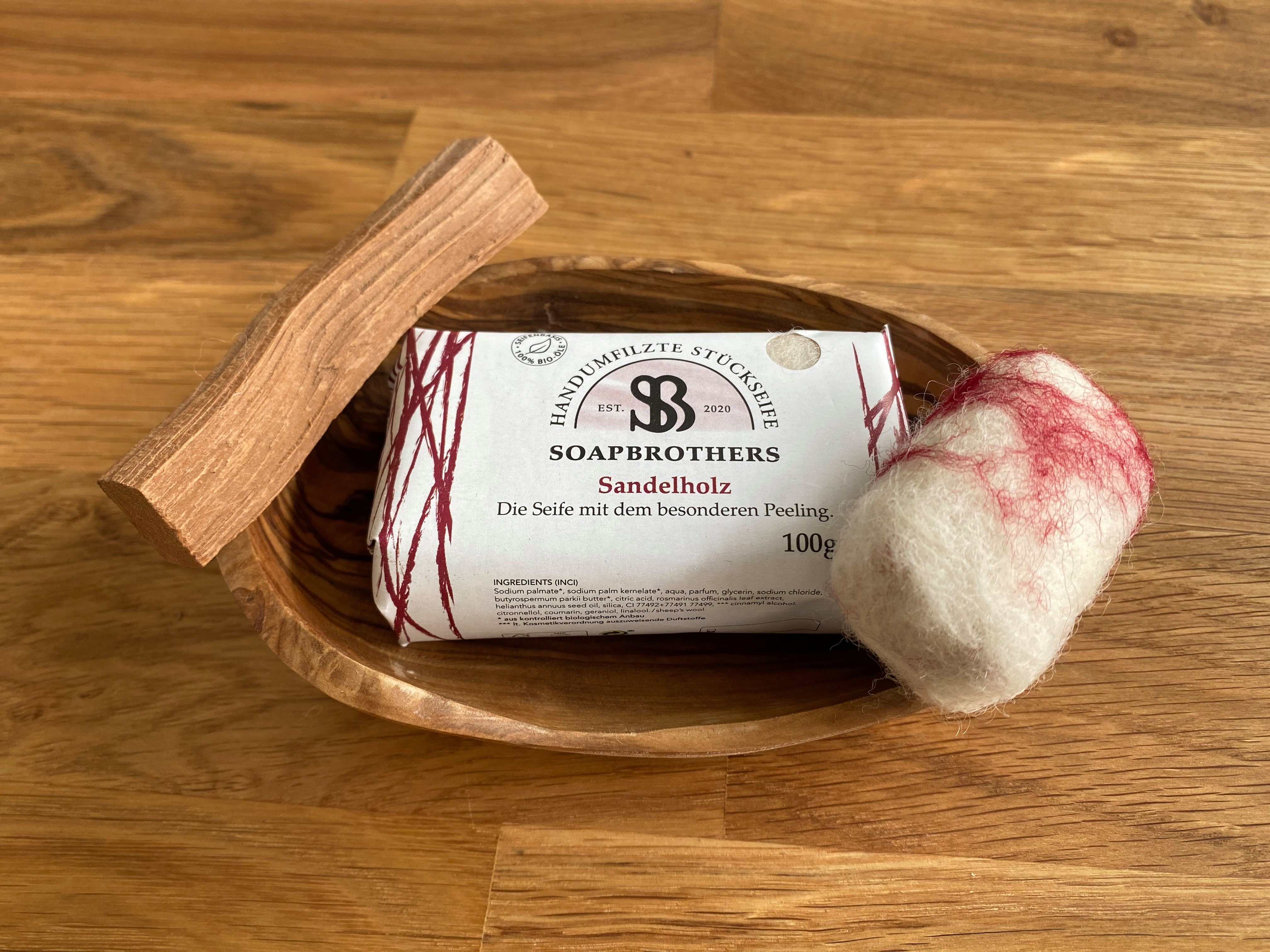 Soapbrothers Gesichtsseife Naturkosmetik Bio Seife mit Filzmantel - Bis zu 4-mal ergiebiger als herkömmliche Stückseifen in nachhaltiger Verpackung - Sandelholz 100g, 1-tlg., Filzseife, Naturkosmetik