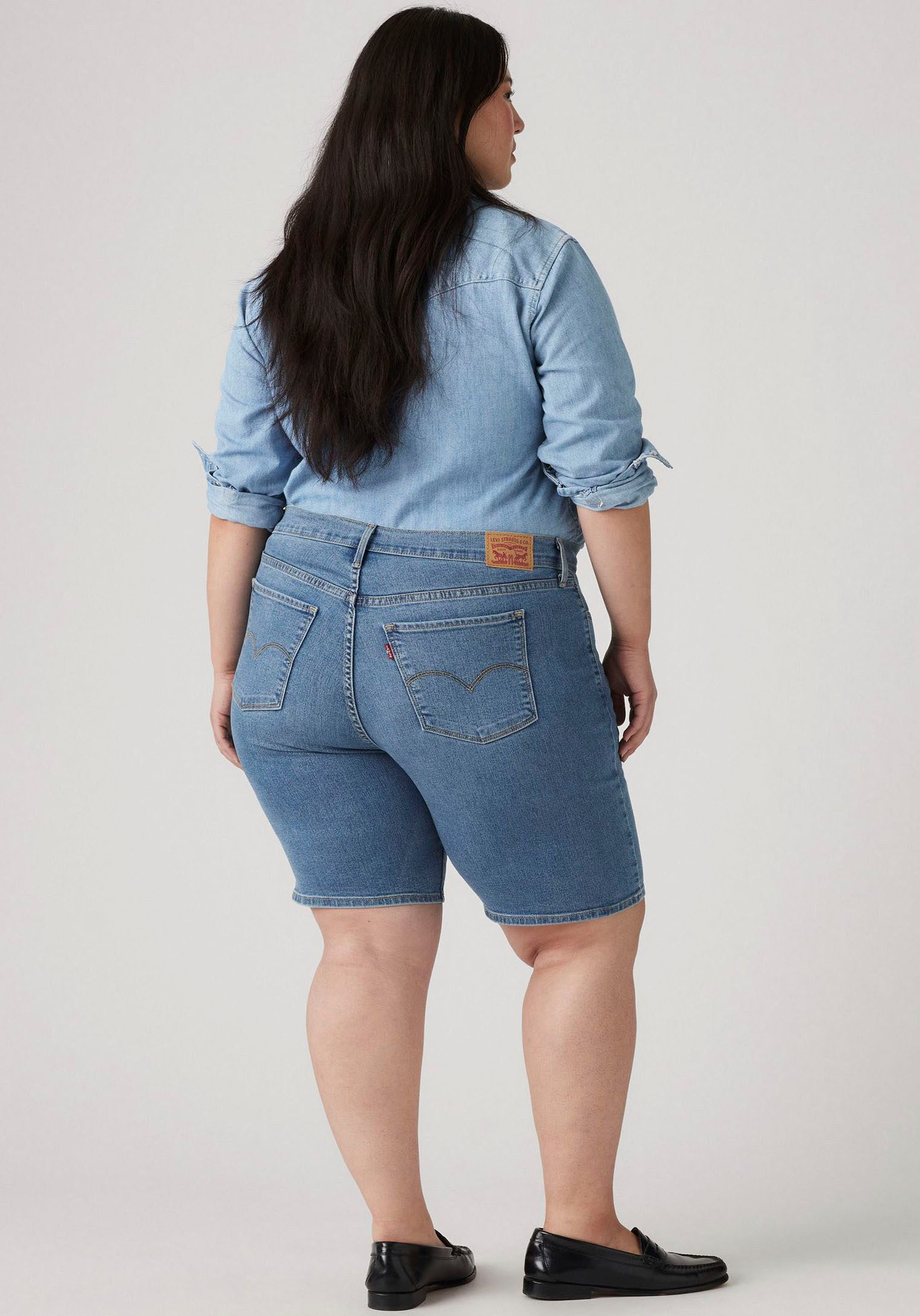 Levi's® Plus Shorts PL SHAPING BERMUDA DA Sommerhose im Five-Pocket Style – Bild 4 von 5