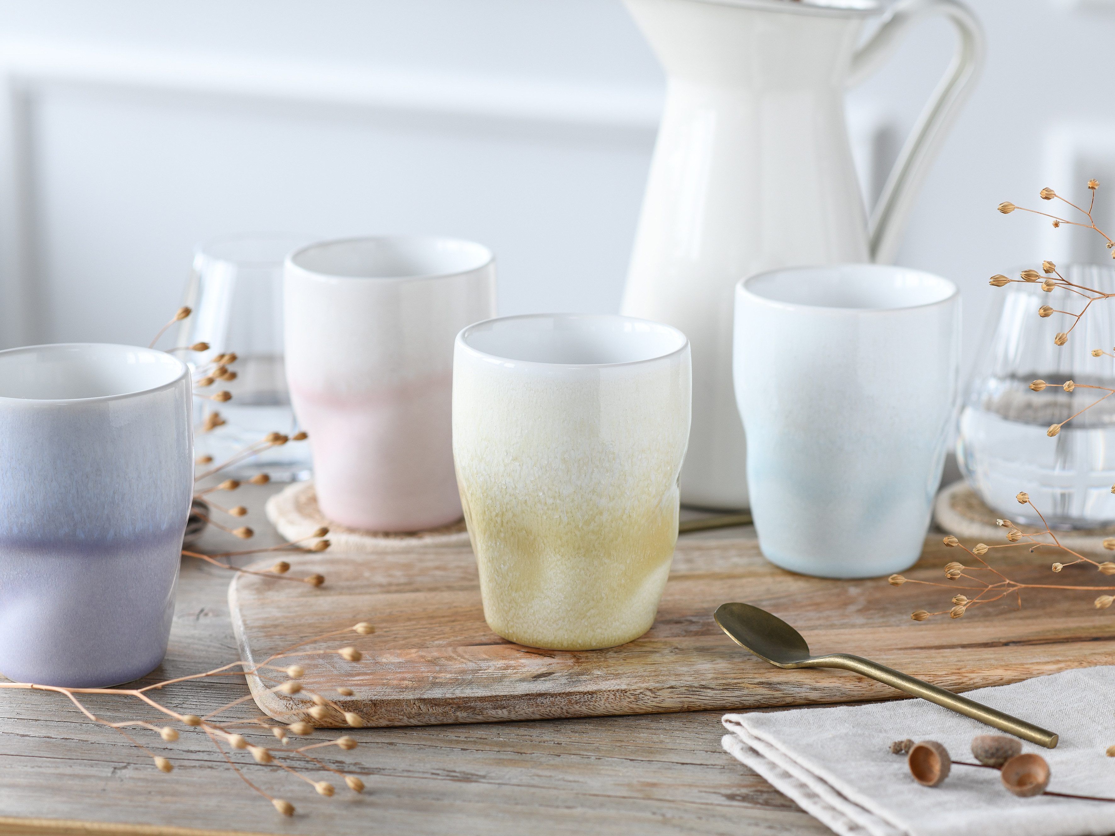 CreaTable Becher Squeezy Maytime, Kaffeebecher 4-tlg, 4-tlg., Steinzeug, Einzigartige Optik, Reaktivglasur